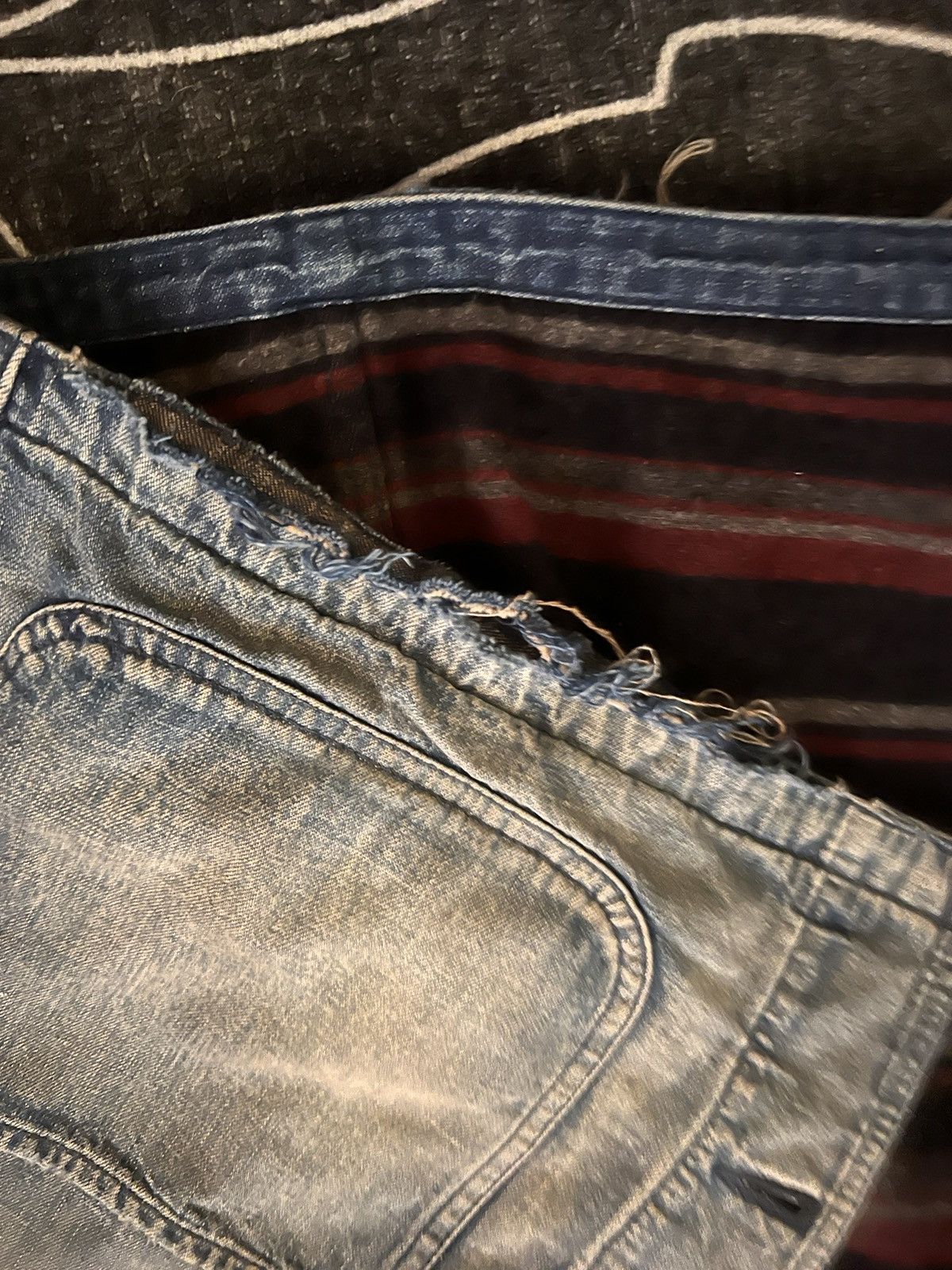 Saint Laurent Paris Saint laurent vintage denim jacket fits like a sz M Size US L / EU 52-54 / 3 - 11 Thumbnail