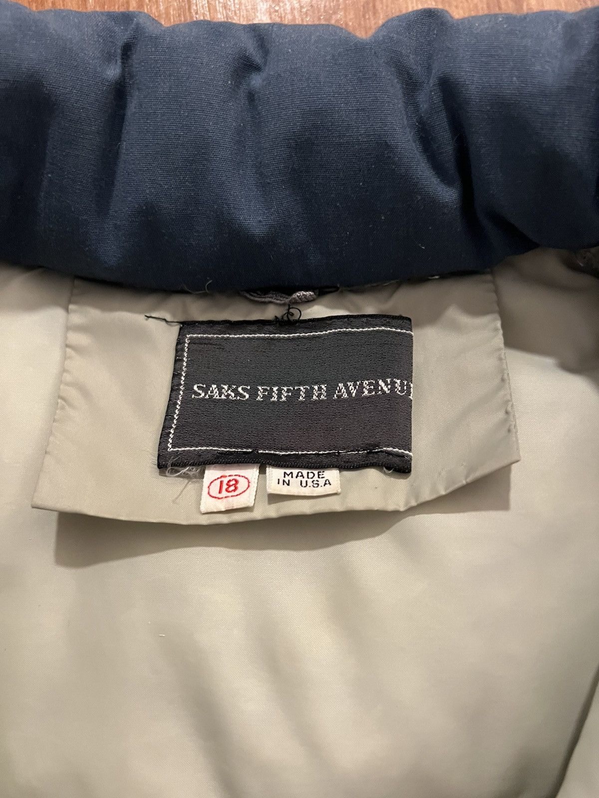 Vintage 1980s Saks Fifth Avenue Down Puffer Vest Blue Beige Size US XS / EU 42 / 0 - 5 Thumbnail