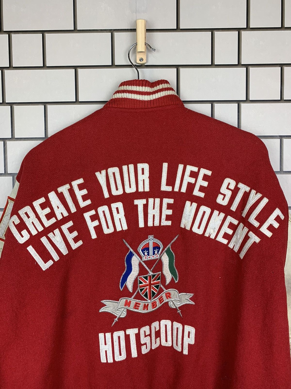 Vintage Vintage 90s Hot Scoop Varsity Bomber Jacket Size US L / EU 52-54 / 3 - 11 Thumbnail