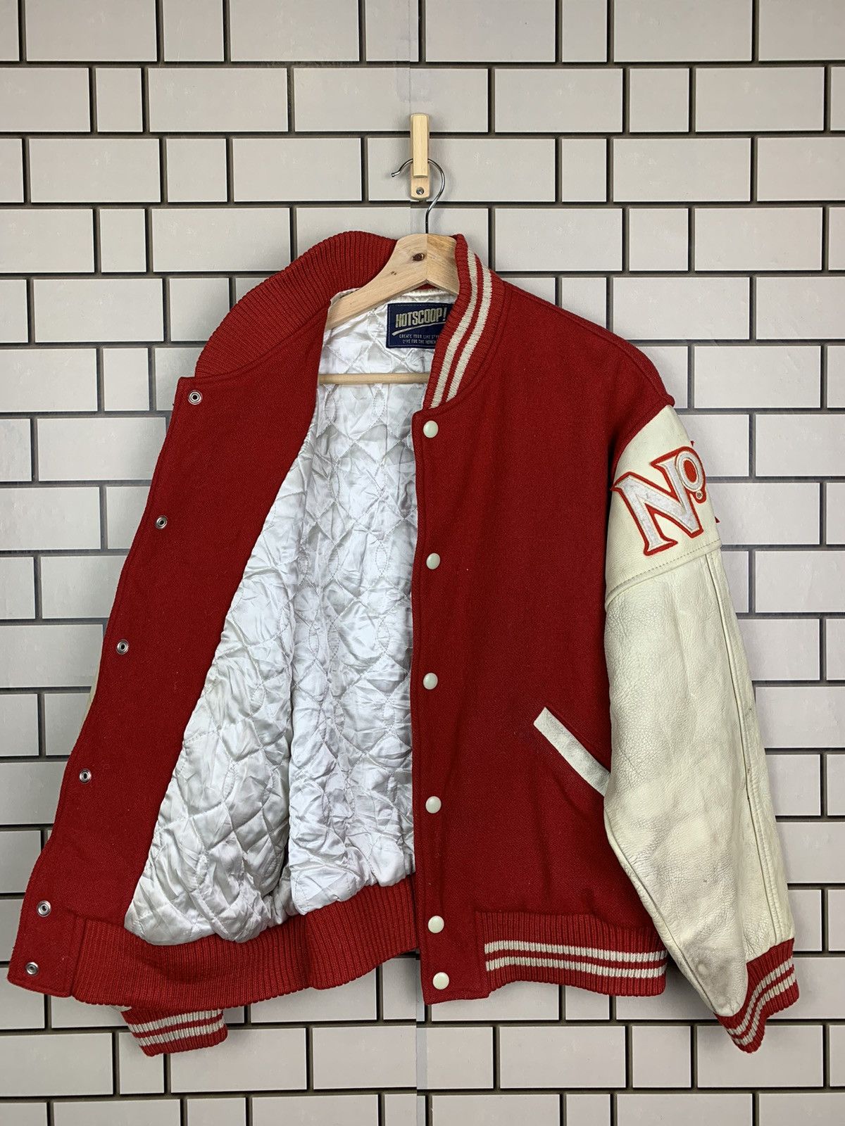 Vintage Vintage 90s Hot Scoop Varsity Bomber Jacket Size US L / EU 52-54 / 3 - 17 Thumbnail