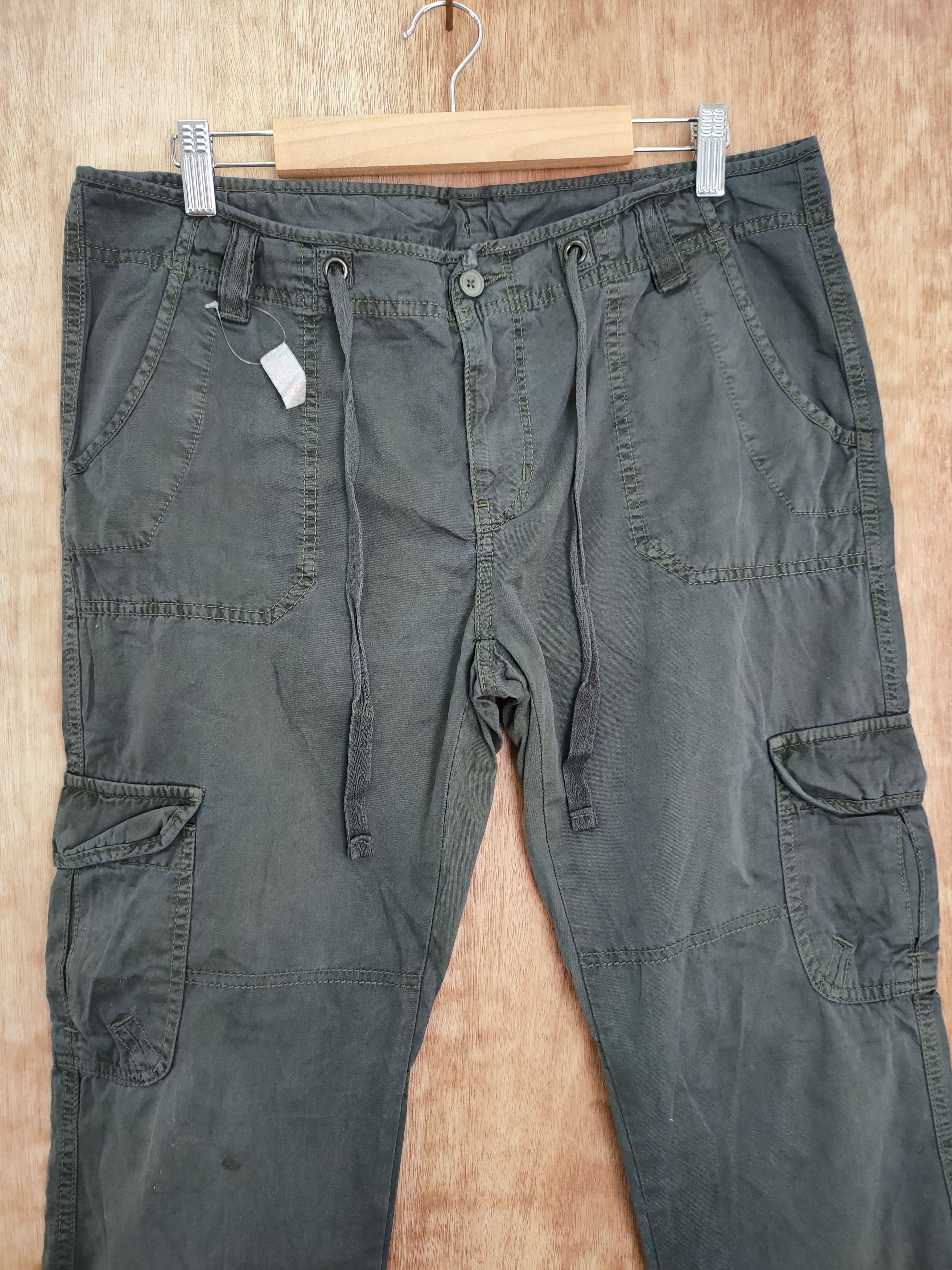 Japanese Brand Uniqlo japan multi pocket streetwear cargo pants #599 Size US 29 - 3 Thumbnail