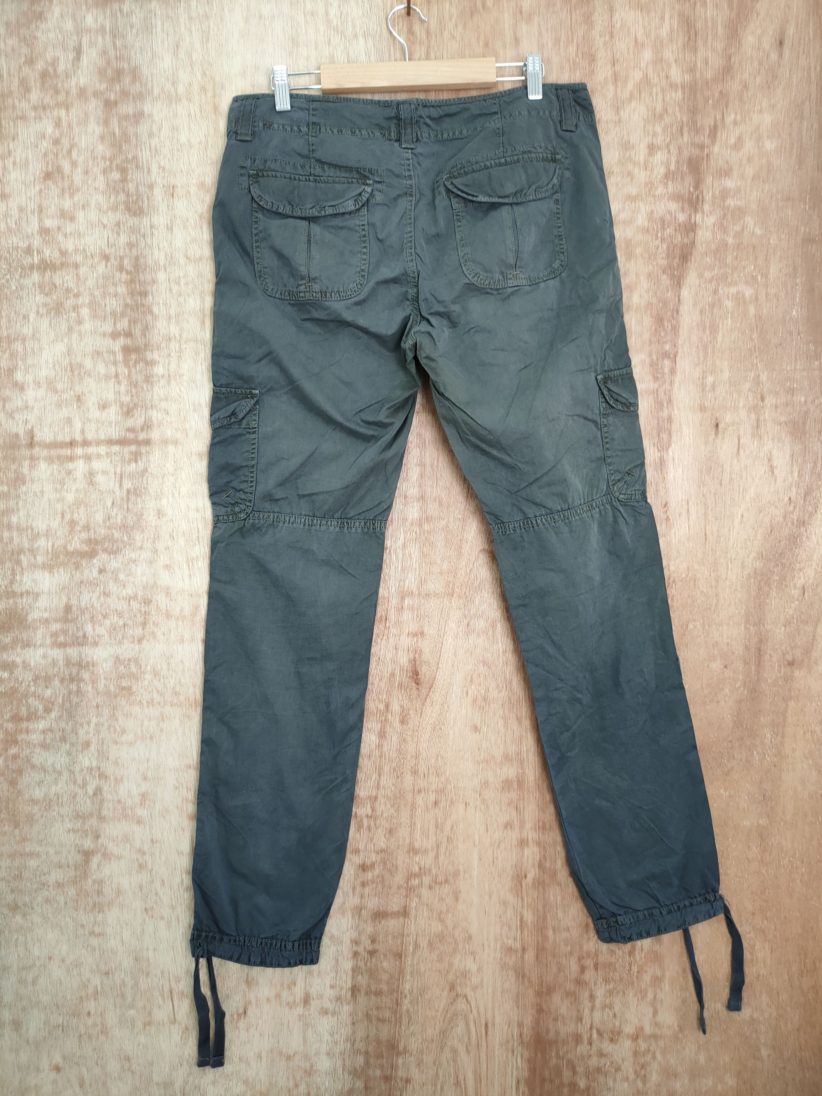 Japanese Brand Uniqlo japan multi pocket streetwear cargo pants #599 Size US 29 - 6 Thumbnail
