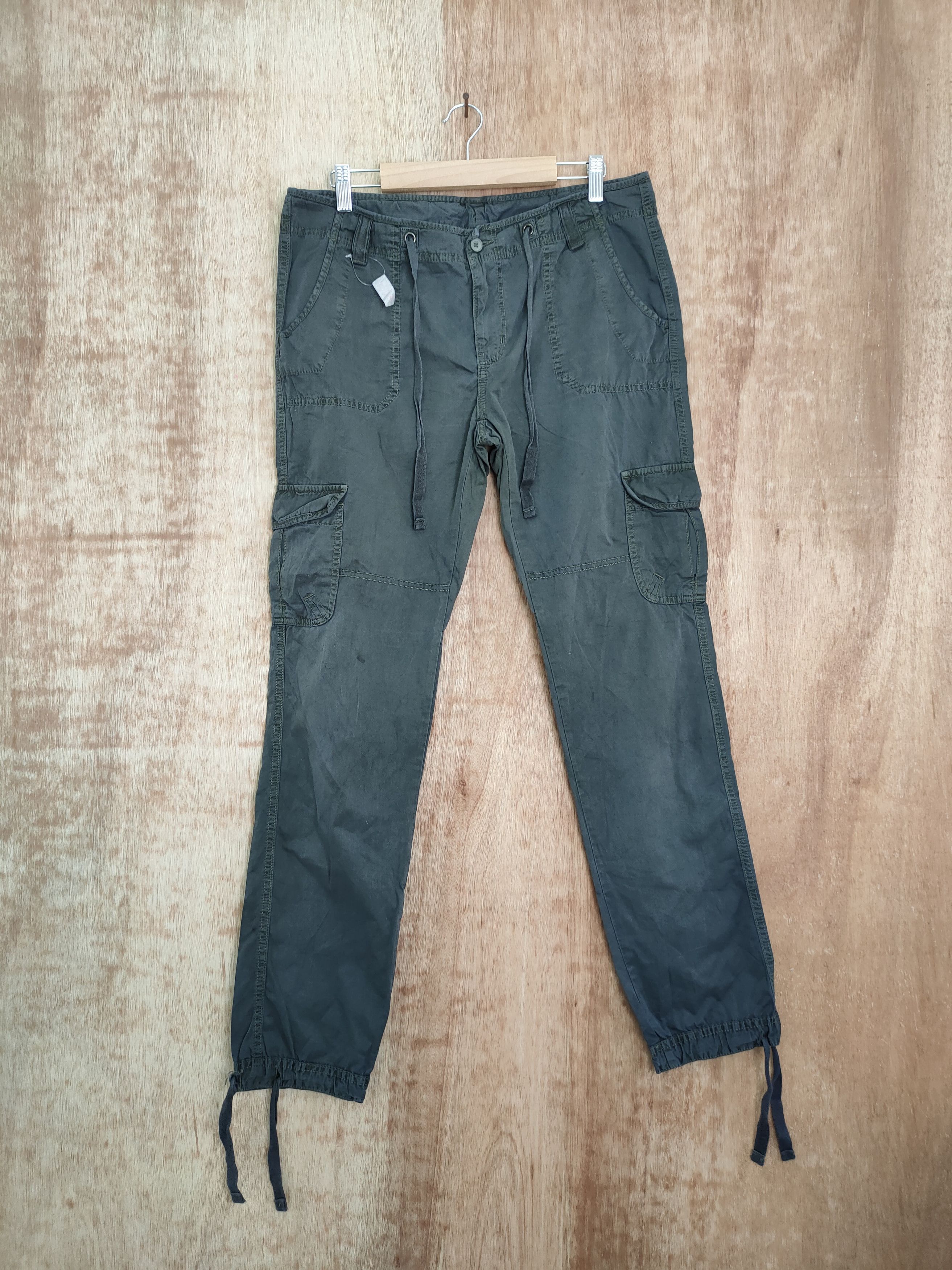 Japanese Brand Uniqlo japan multi pocket streetwear cargo pants #599 Size US 29 - 1 Thumbnail