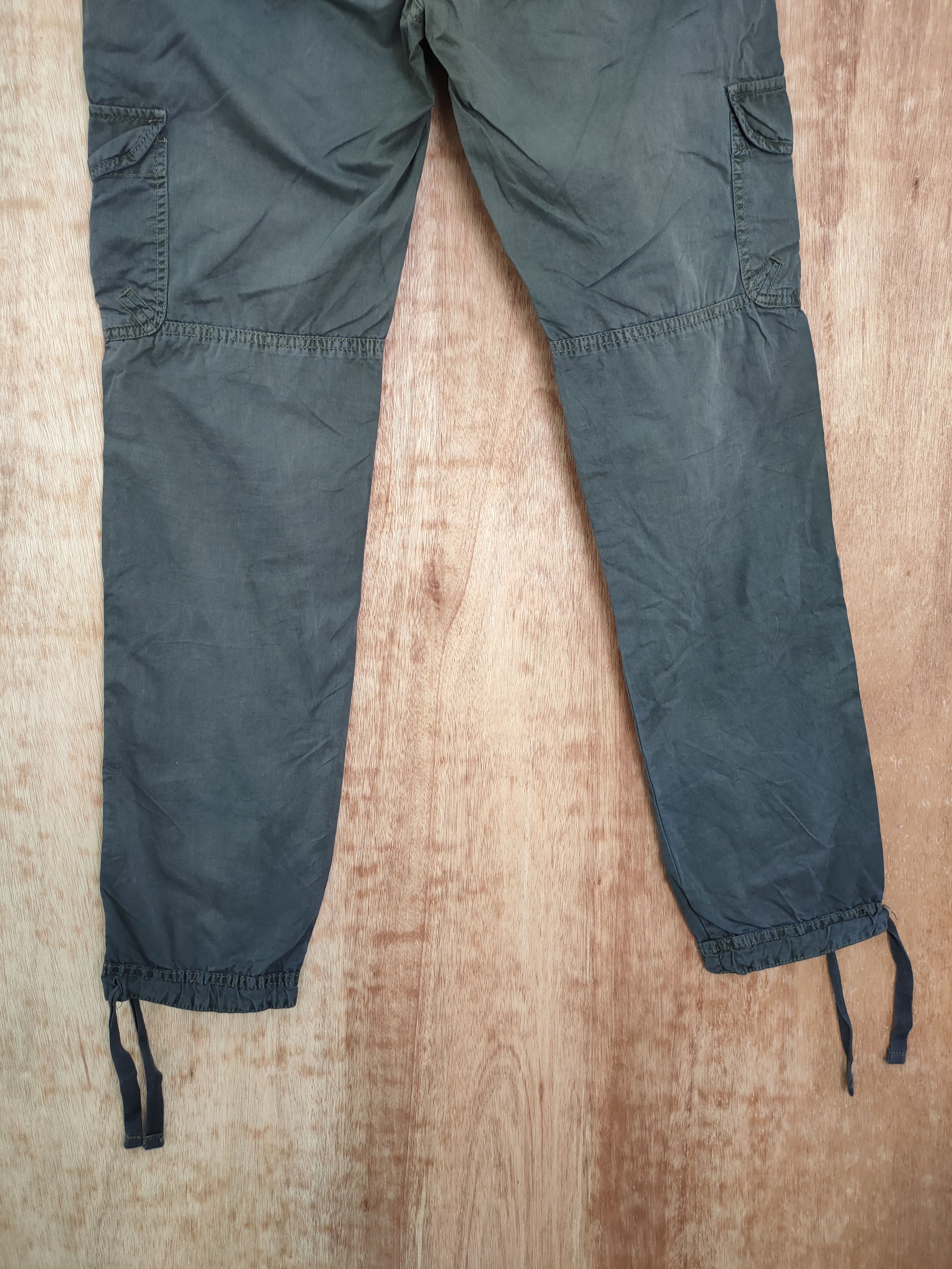 Japanese Brand Uniqlo japan multi pocket streetwear cargo pants #599 Size US 29 - 7 Thumbnail