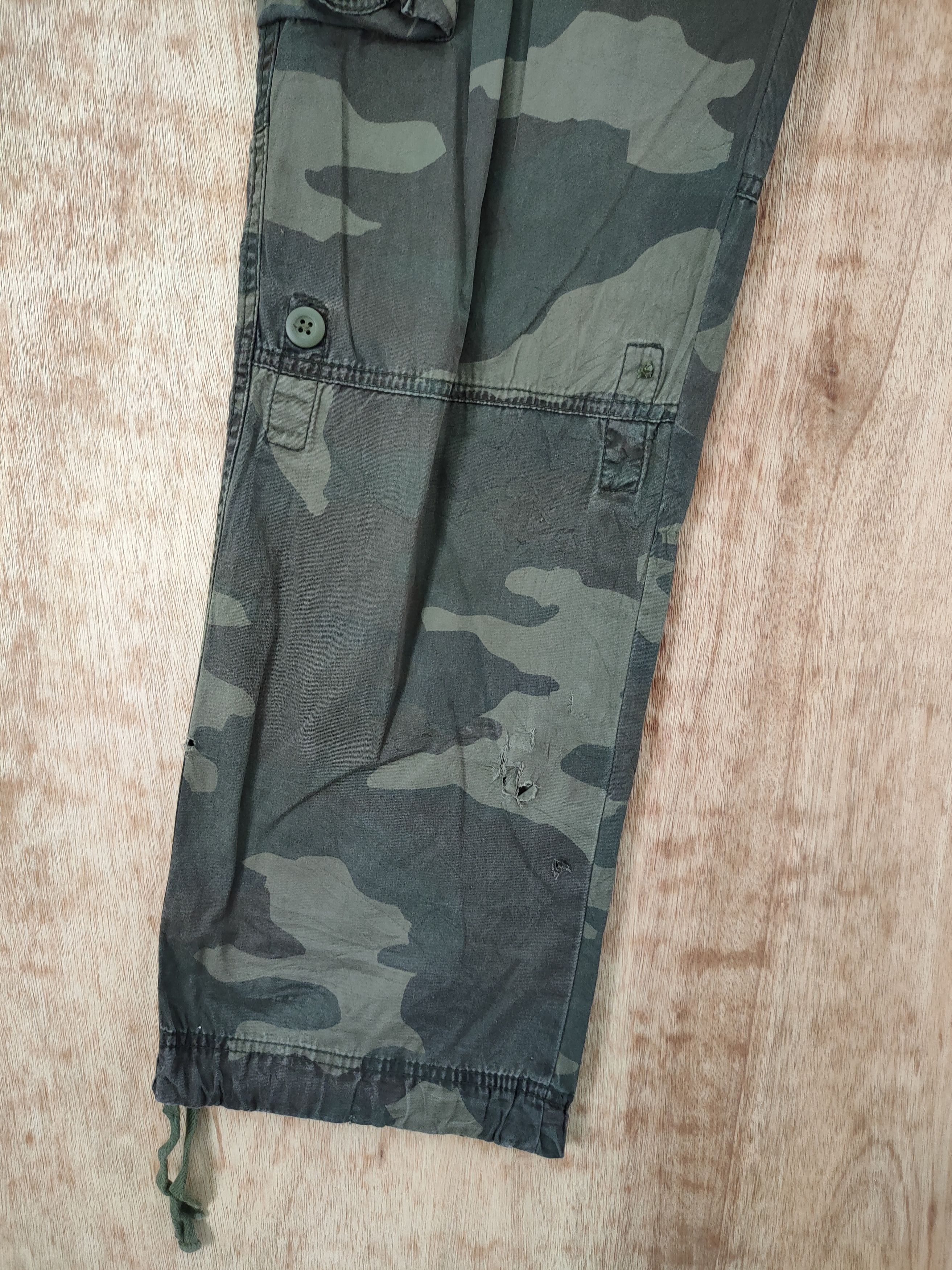Japanese Brand DLL Uniqlo camo military japan tactical cargo pants #46-259 Size US 32 / EU 48 - 2 Thumbnail