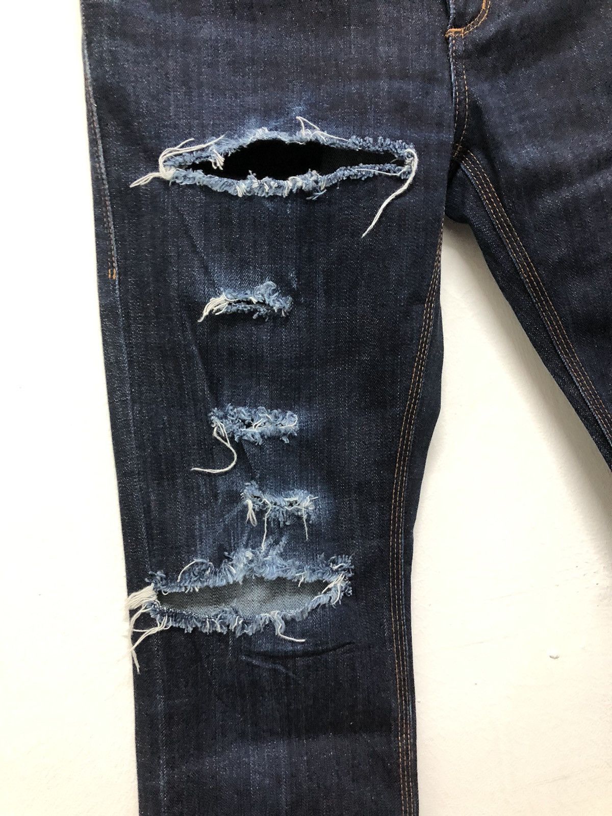 Rare J+ Distressed Skinny Fit Straight .