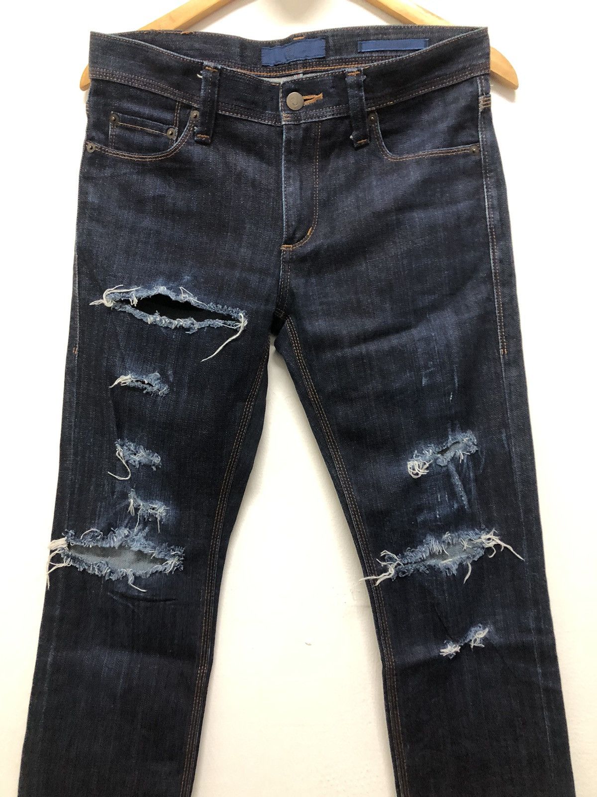 Rare J+ Distressed Skinny Fit Straight .