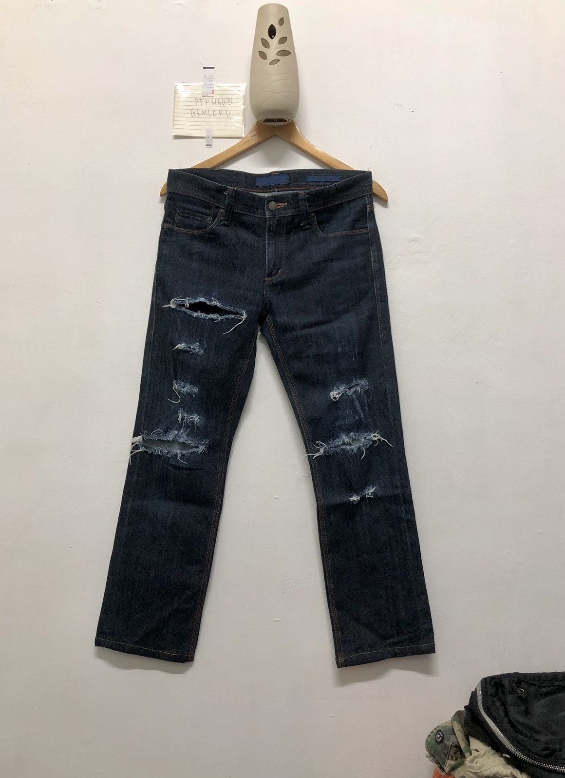 Rare J+ Distressed Skinny Fit Straight .
