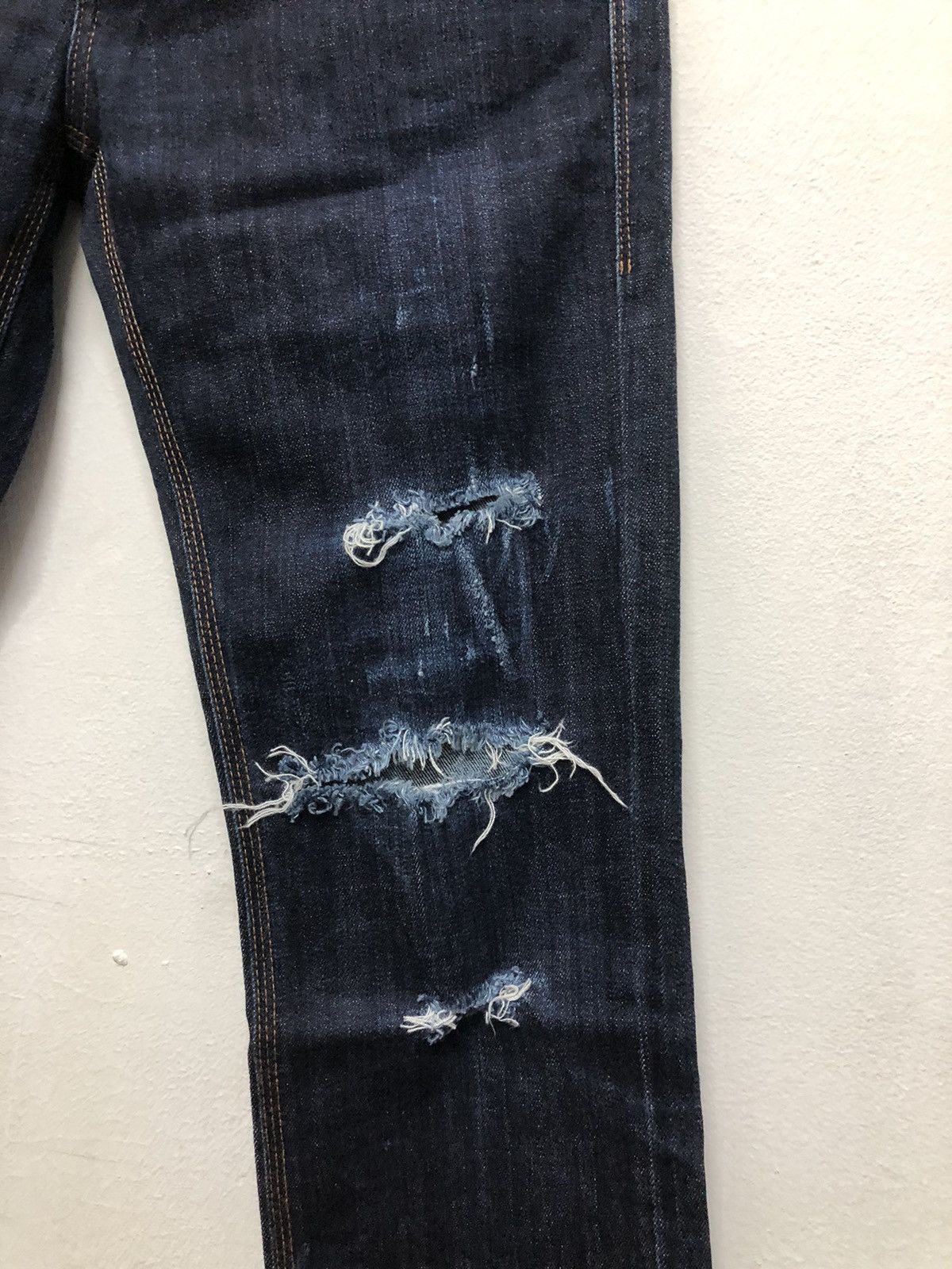 Rare J+ Distressed Skinny Fit Straight .