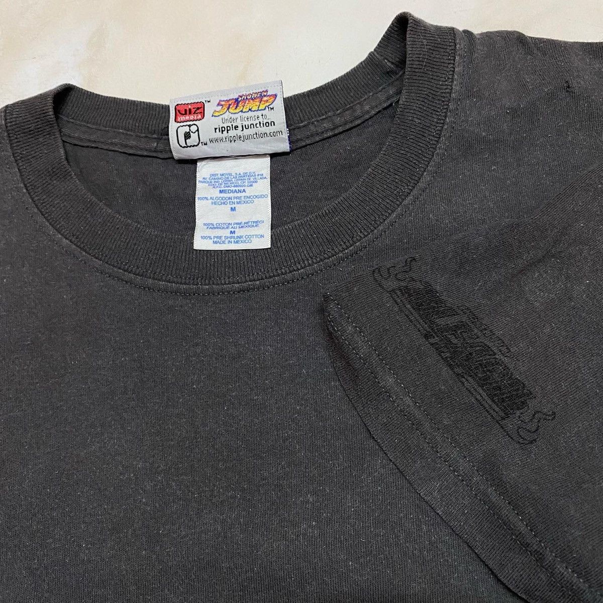 Anime Vintage bleach anime Size US M / EU 48-50 / 2 - 3 Thumbnail