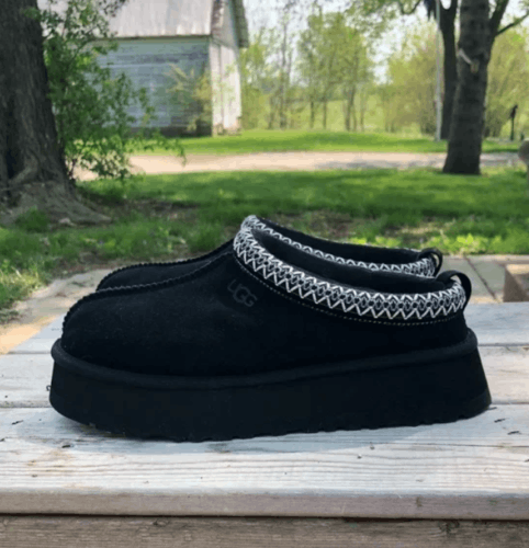 Ugg UGG TAZZ BLACK SLIPPER WITH PLATFORM UGSTAZZBK1122553W-7 Size US 7 / IT 37 - 1 Thumbnail