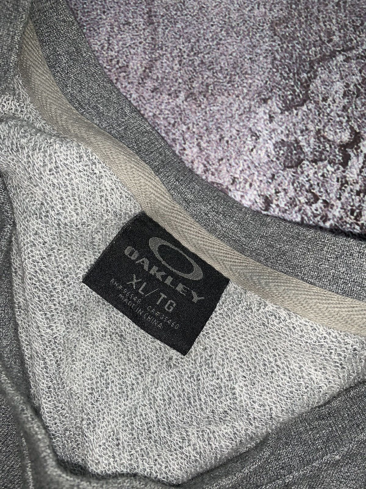 Oakley × Vintage Oakley XL sweater sweatshirt long sleeve hoodie blank vintag Size US XL / EU 56 / 4 - 7 Thumbnail