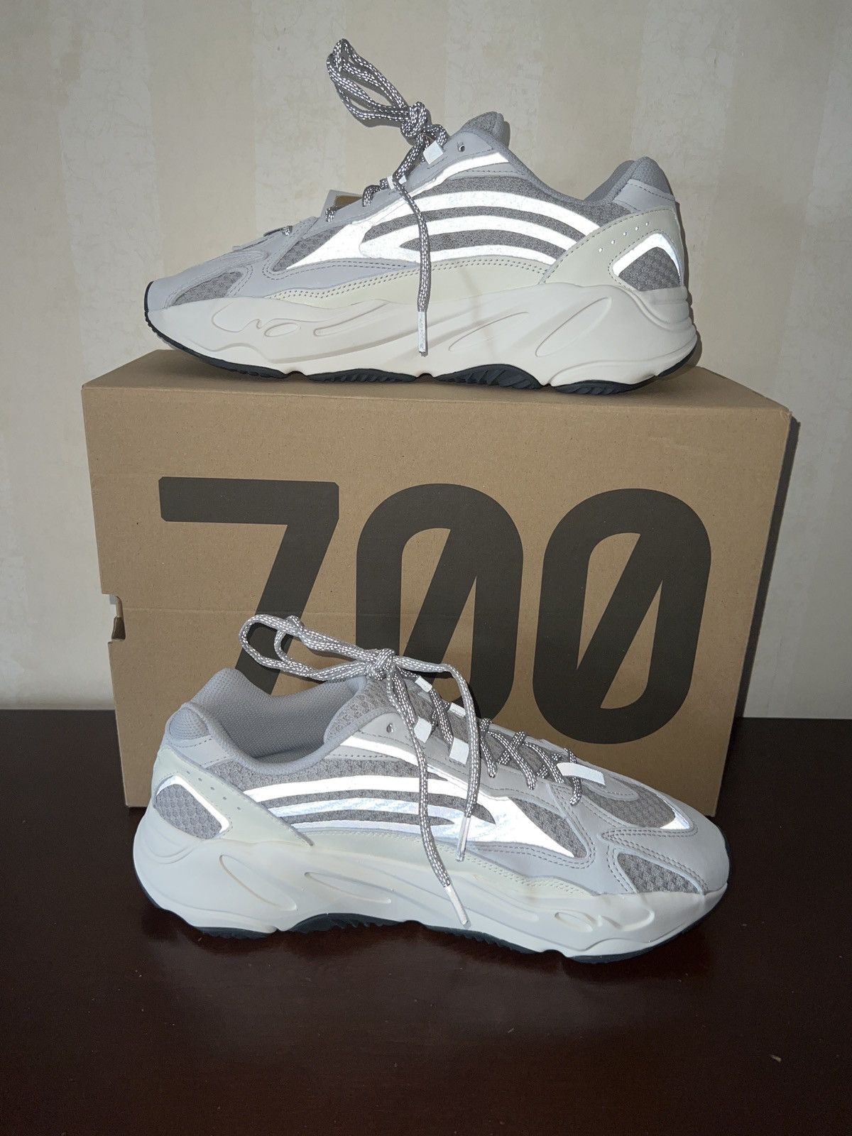 Yeezy 700 static 3m hotsell