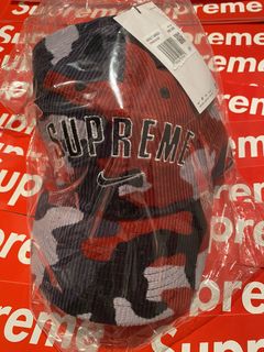 Size L - Supreme x Nike Arc Corduroy Hooded Jacket (Red Camo)(SS22