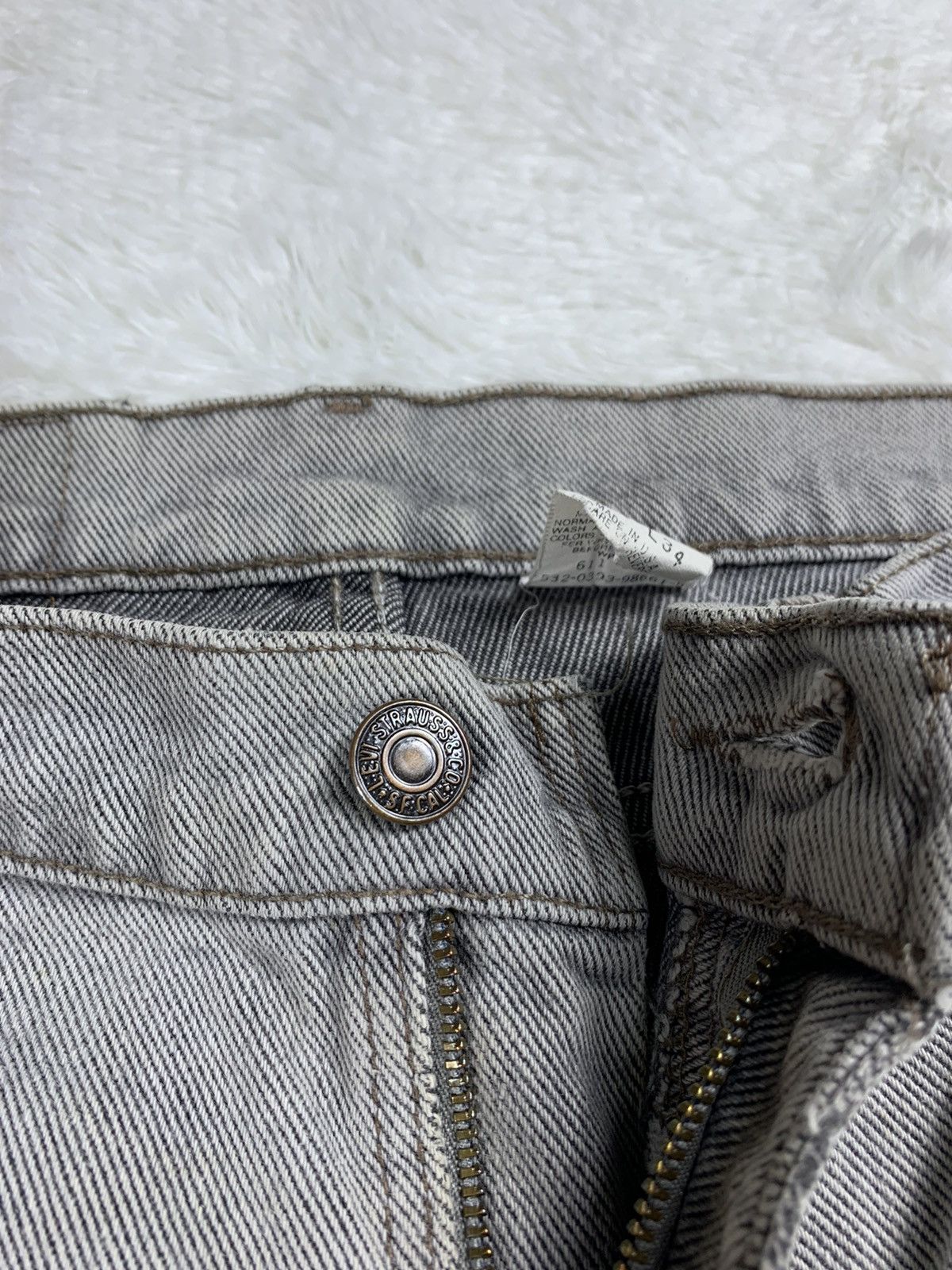 Levi's × Vintage 90's Vintage Levis 560 Light Wash Grey Jeans Size US 33 - 12 Thumbnail