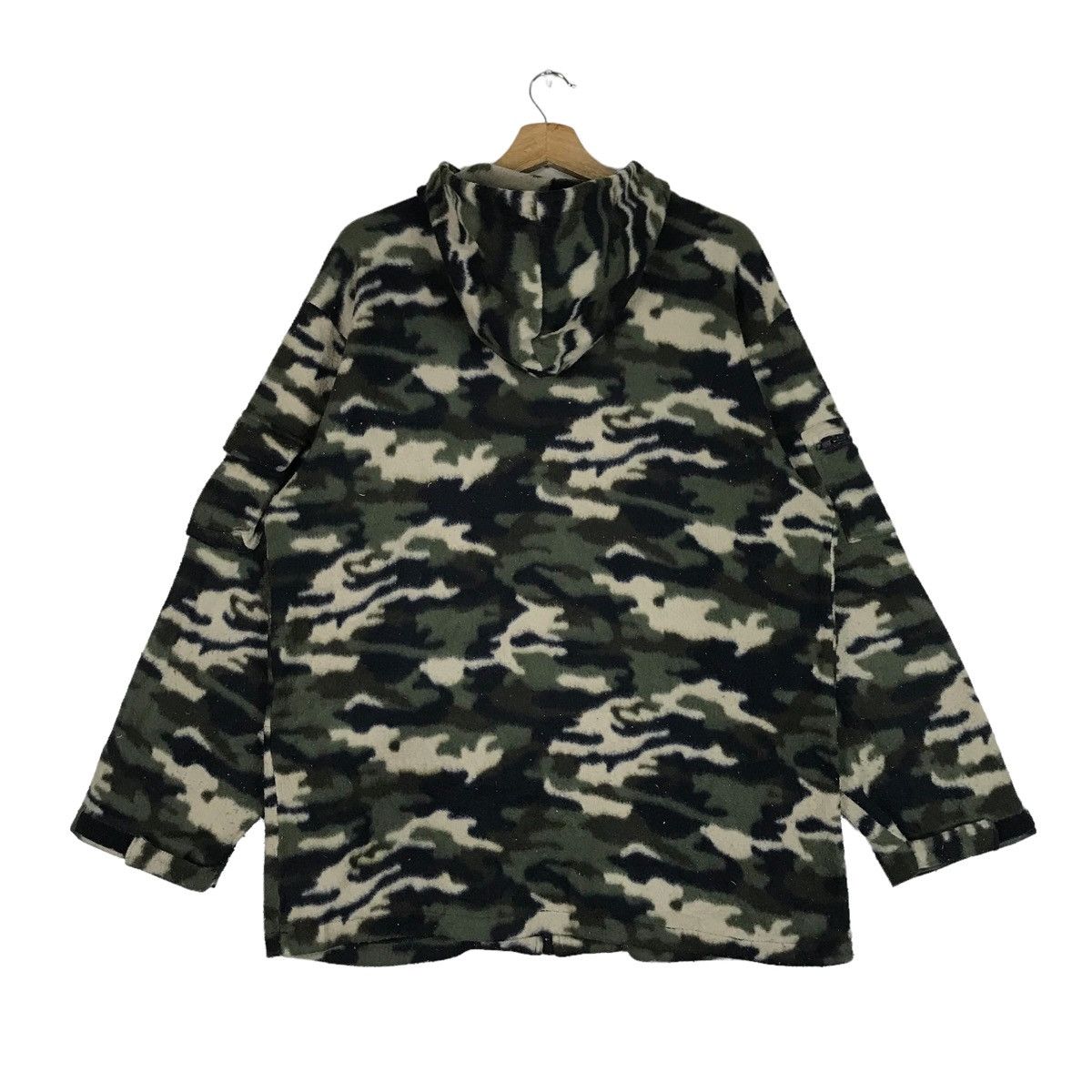 Vintage Aiuola Sports Camouflage Military Jacket Sweater