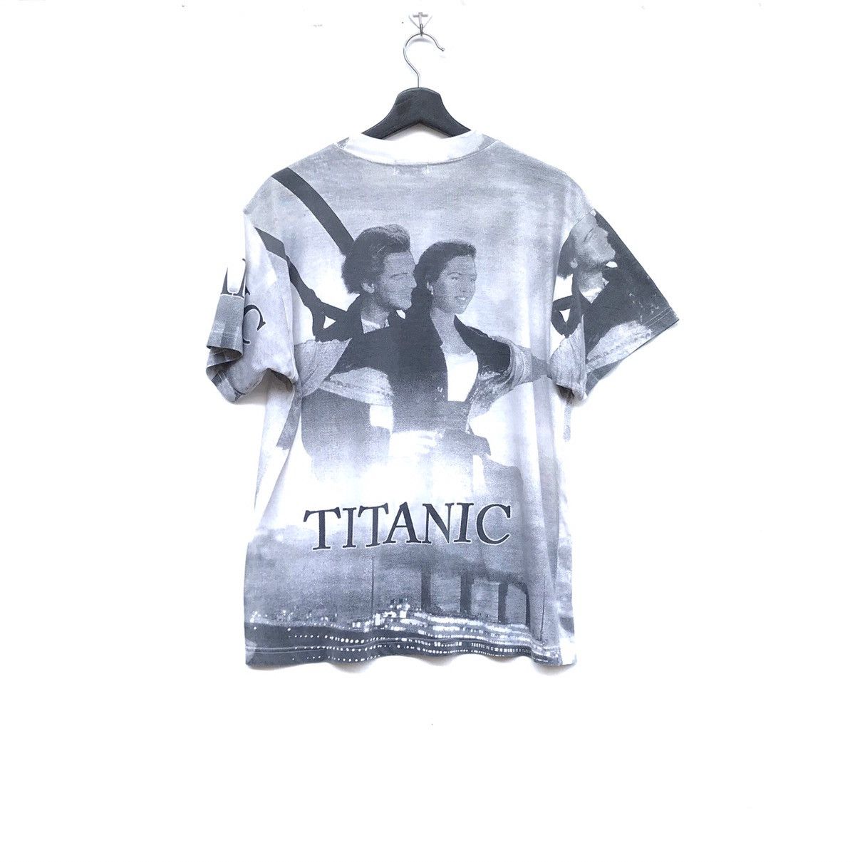 Vintage Vintage TITANIC allover print men T-shirt 90s Size US L / EU 52-54 / 3 - 2 Thumbnail