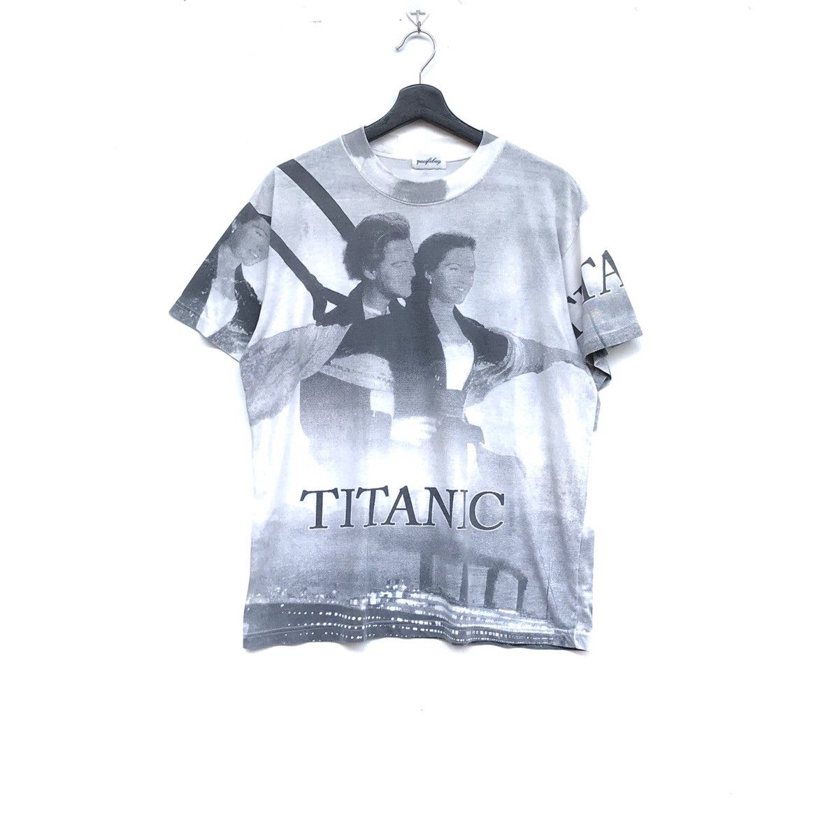 Vintage Vintage TITANIC allover print men T-shirt 90s Size US L / EU 52-54 / 3 - 1 Thumbnail