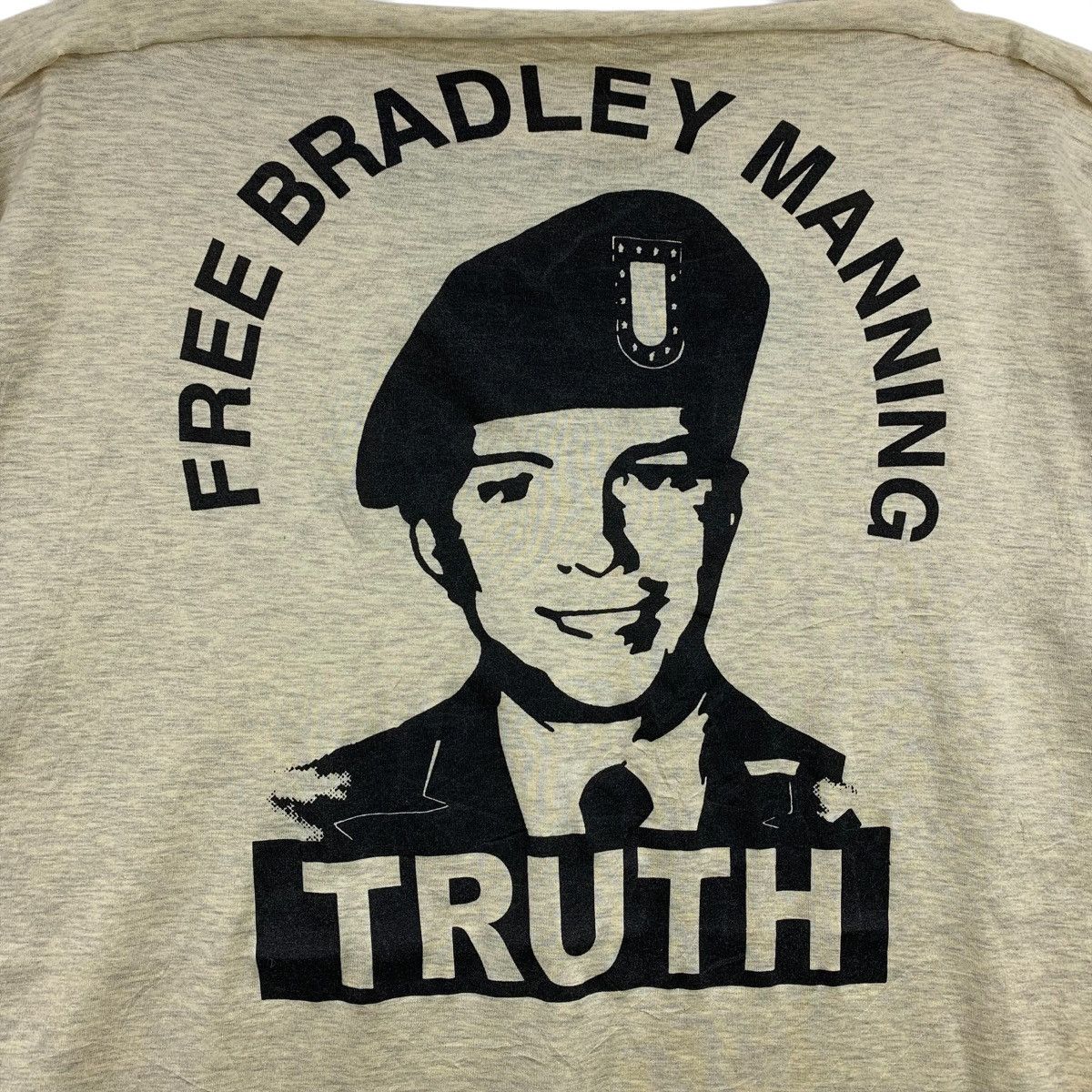 Designer × Vivienne Westwood Rare!! VIVIENNE WESTWOOD Man Free Bradley Manning Truth SS Size US XL / EU 56 / 4 - 3 Thumbnail