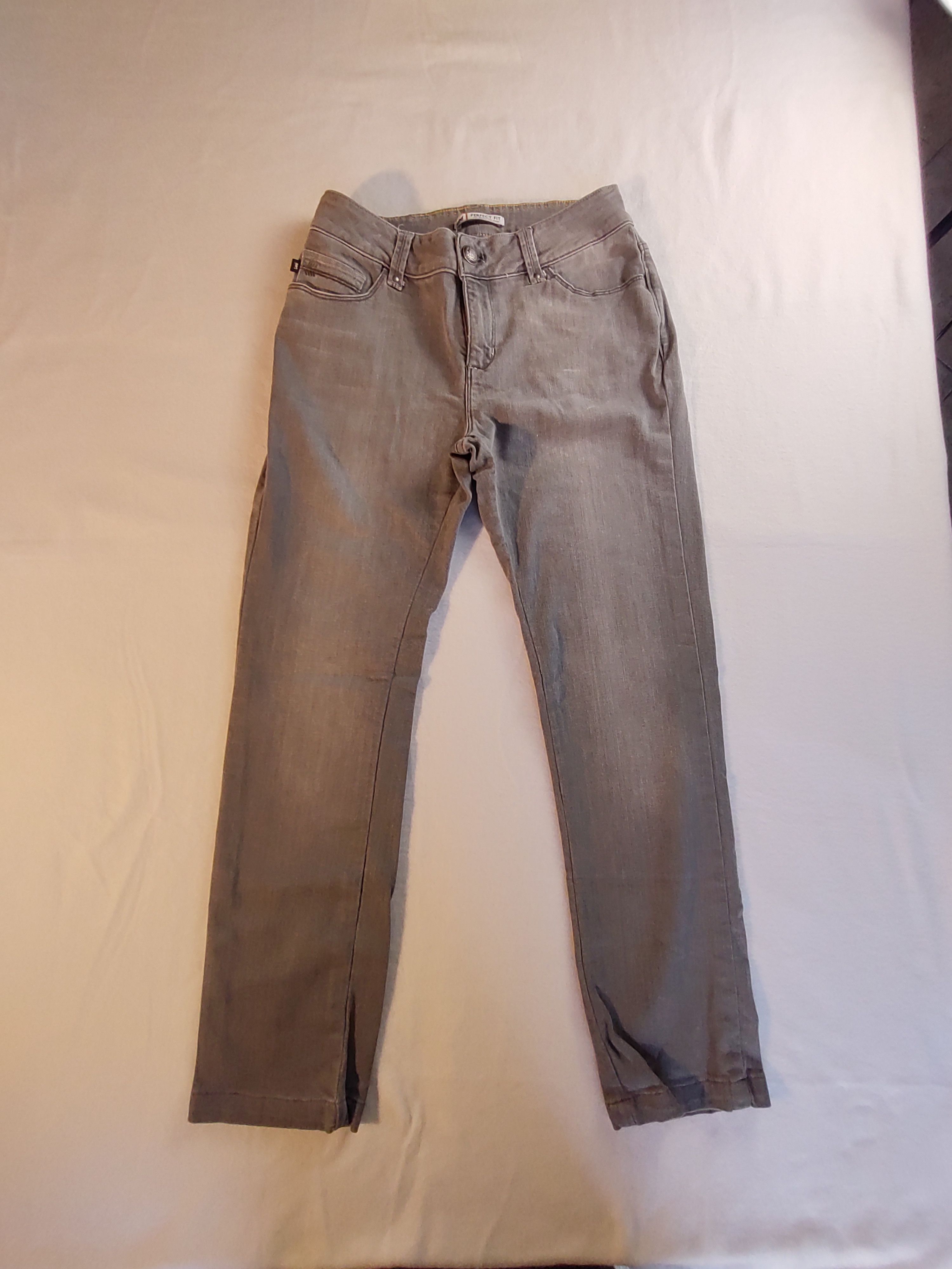 Lee Lee Perfect Fit Just Below Waist denim jeans gray ash wash Size 28" / US 6 / IT 42 - 15 Preview