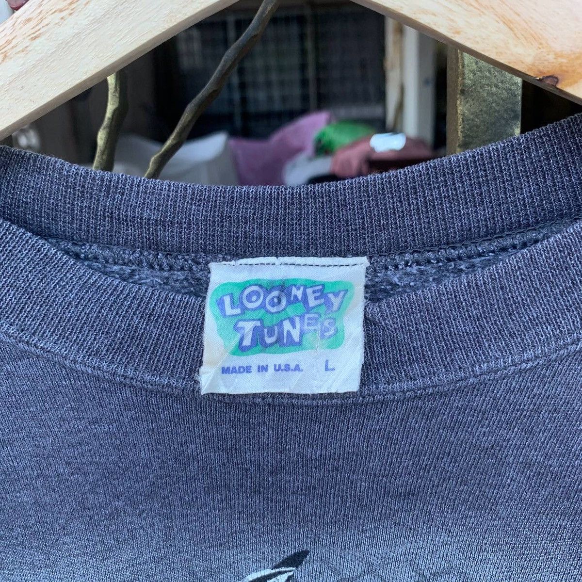 Vintage × Warner Bros BEST OFFER 🔥 90s Looney Tunes By Warne Bross Crewneck Faded Size US L / EU 52-54 / 3 - 6 Thumbnail