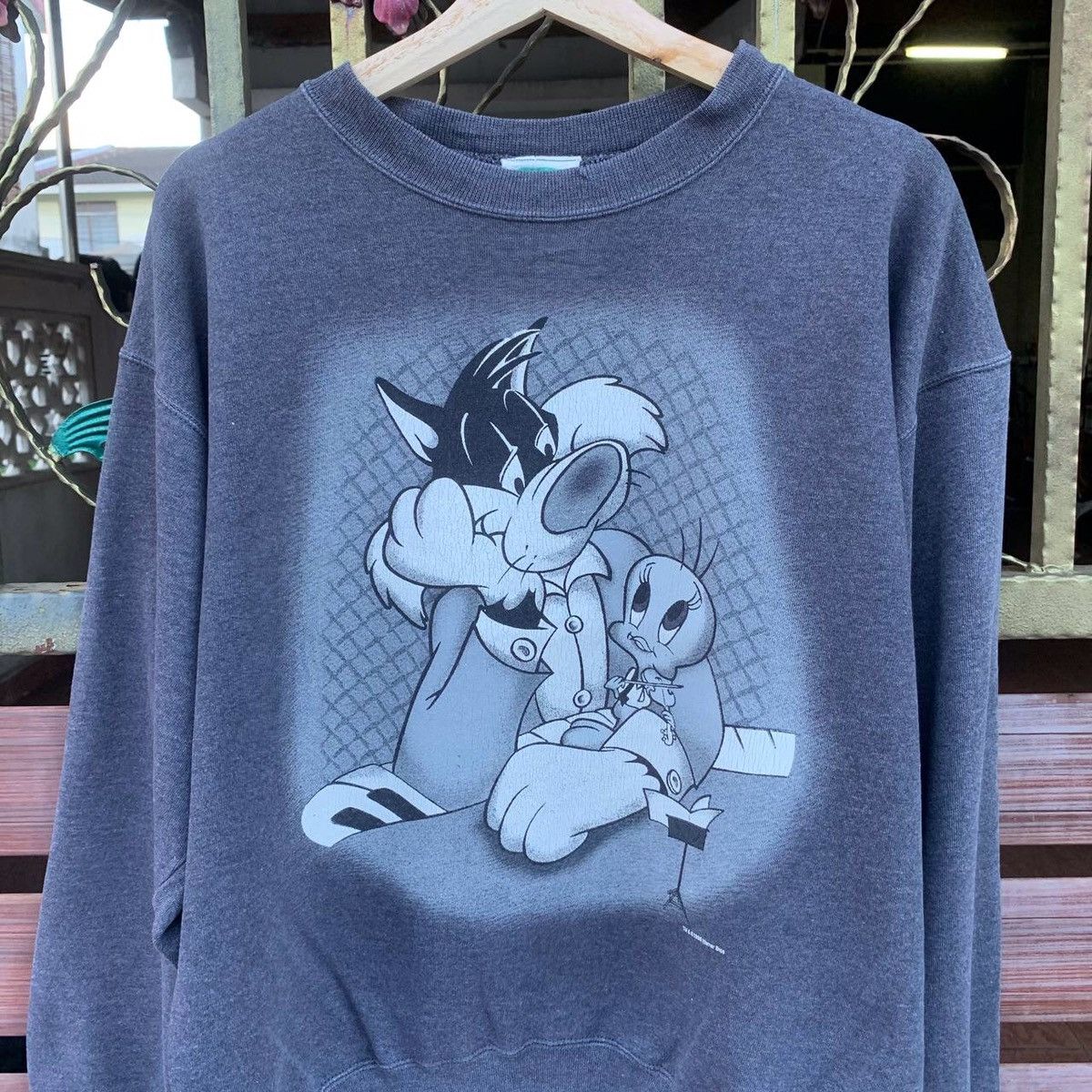 Vintage × Warner Bros BEST OFFER 🔥 90s Looney Tunes By Warne Bross Crewneck Faded Size US L / EU 52-54 / 3 - 3 Thumbnail