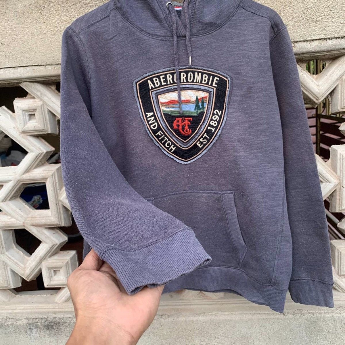 Abercrombie & Fitch × Vintage Vintage Abercrombie&Fitch Big Patches Pullover Faded Hooded Size US L / EU 52-54 / 3 - 4 Thumbnail