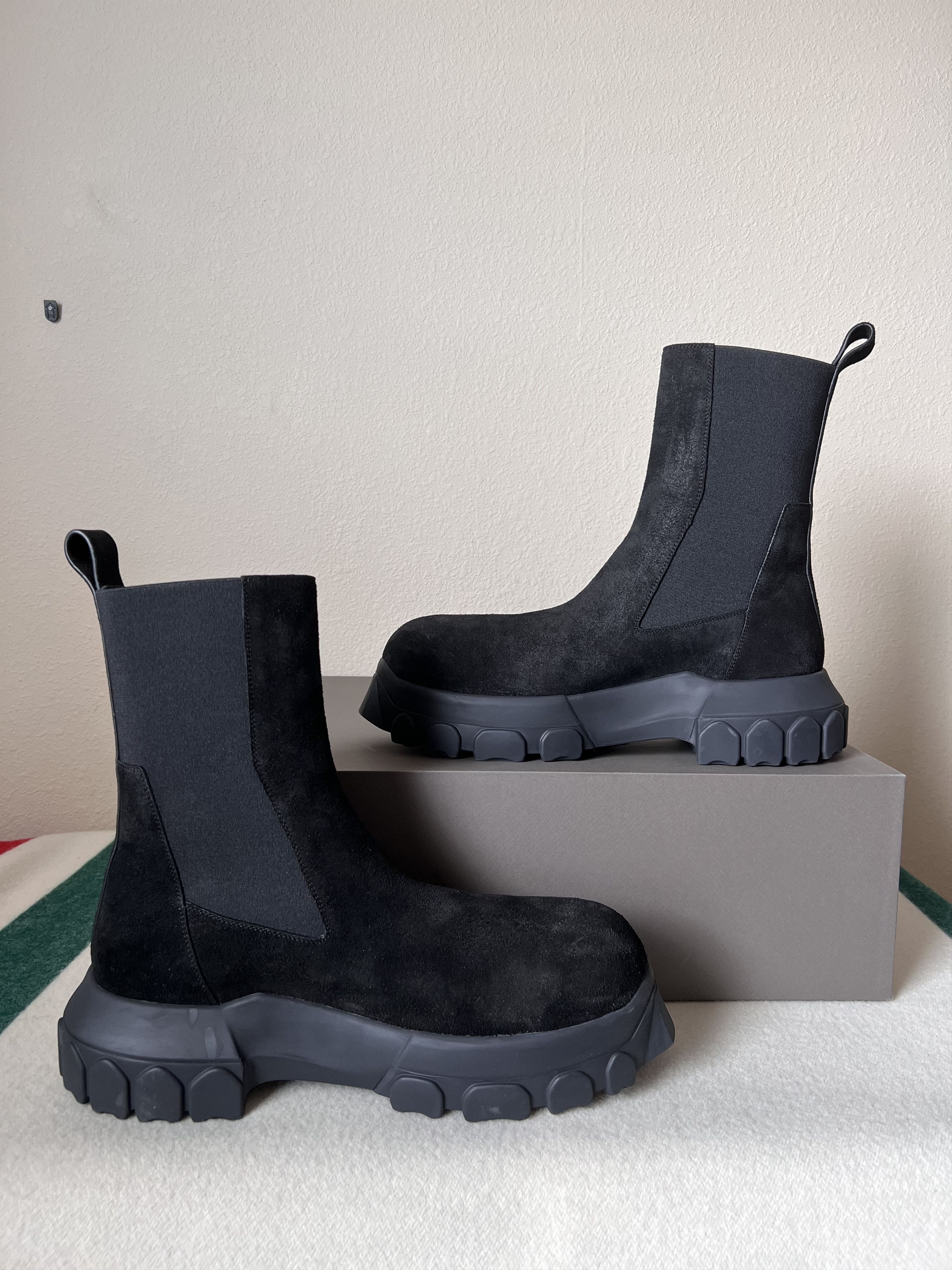 Rick Owens Rick Owens Beatle Bozo Tractor Boots in Black Suede Size US 11 / EU 44 - 3 Thumbnail