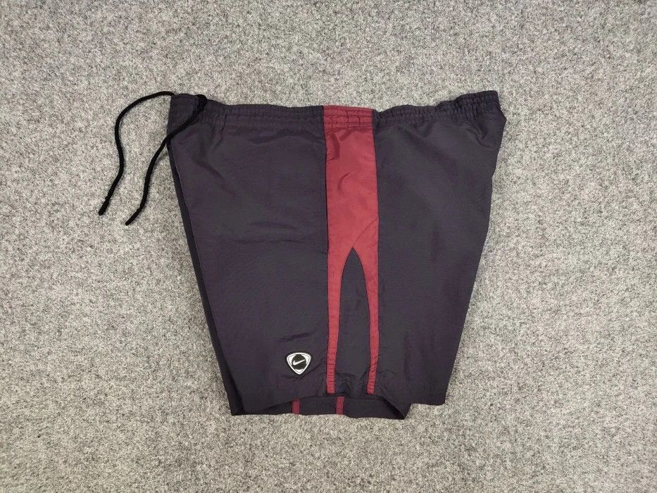 Nike Vintage 90's Nike Team Logo Swoosh Nylon Shorts Casual Size US 36 / EU 52 - 5 Thumbnail