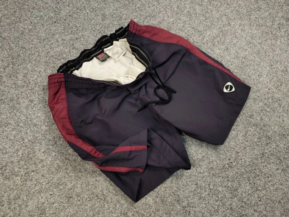 Nike Vintage 90's Nike Team Logo Swoosh Nylon Shorts Casual Size US 36 / EU 52 - 3 Thumbnail