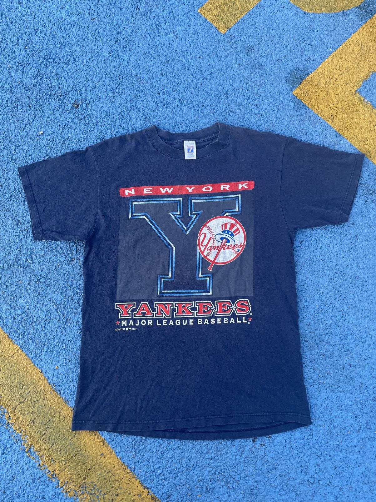 Vintage RARE 90s design Yankees pink top