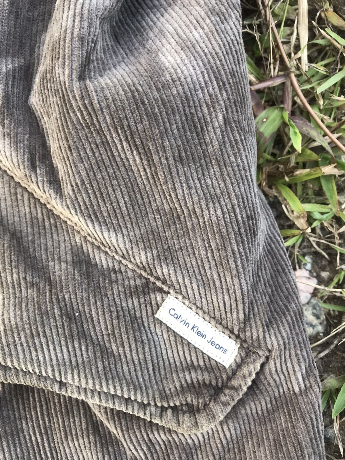 CALVIN KLEIN JEANS (GJ11)