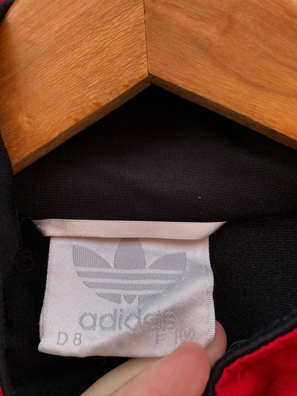 Vintage Vintage Adidas Suisse Soccer Football Jacket 90s Size US L / EU 52-54 / 3 - 5 Thumbnail