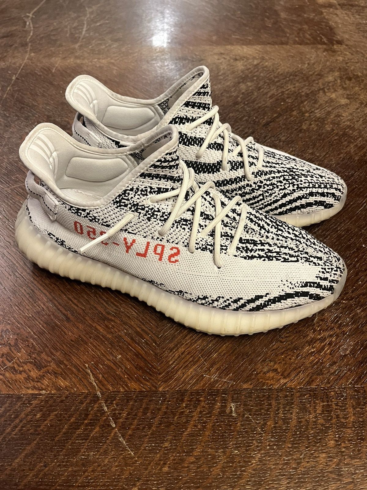 yeezy 350 zebra