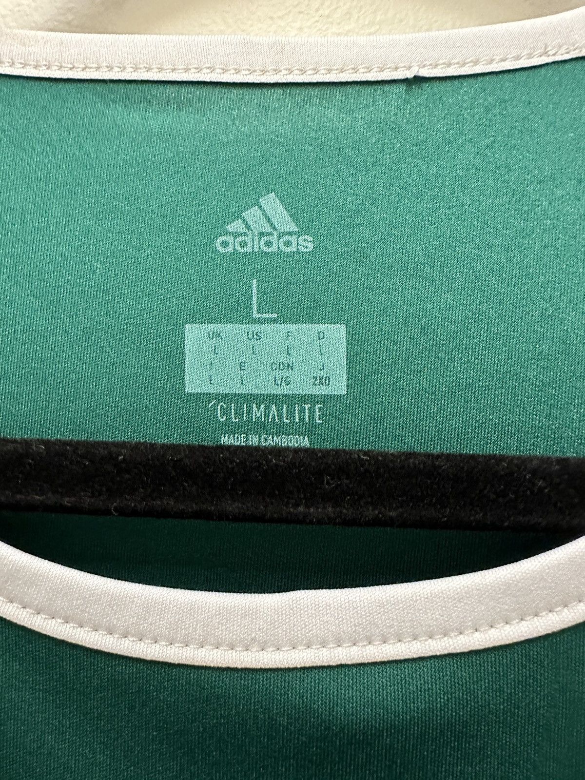 Adidas Vintage Adidas Soccer Jersey T-Shirt Whitby climate Y2K logo Size US L / EU 52-54 / 3 - 7 Thumbnail