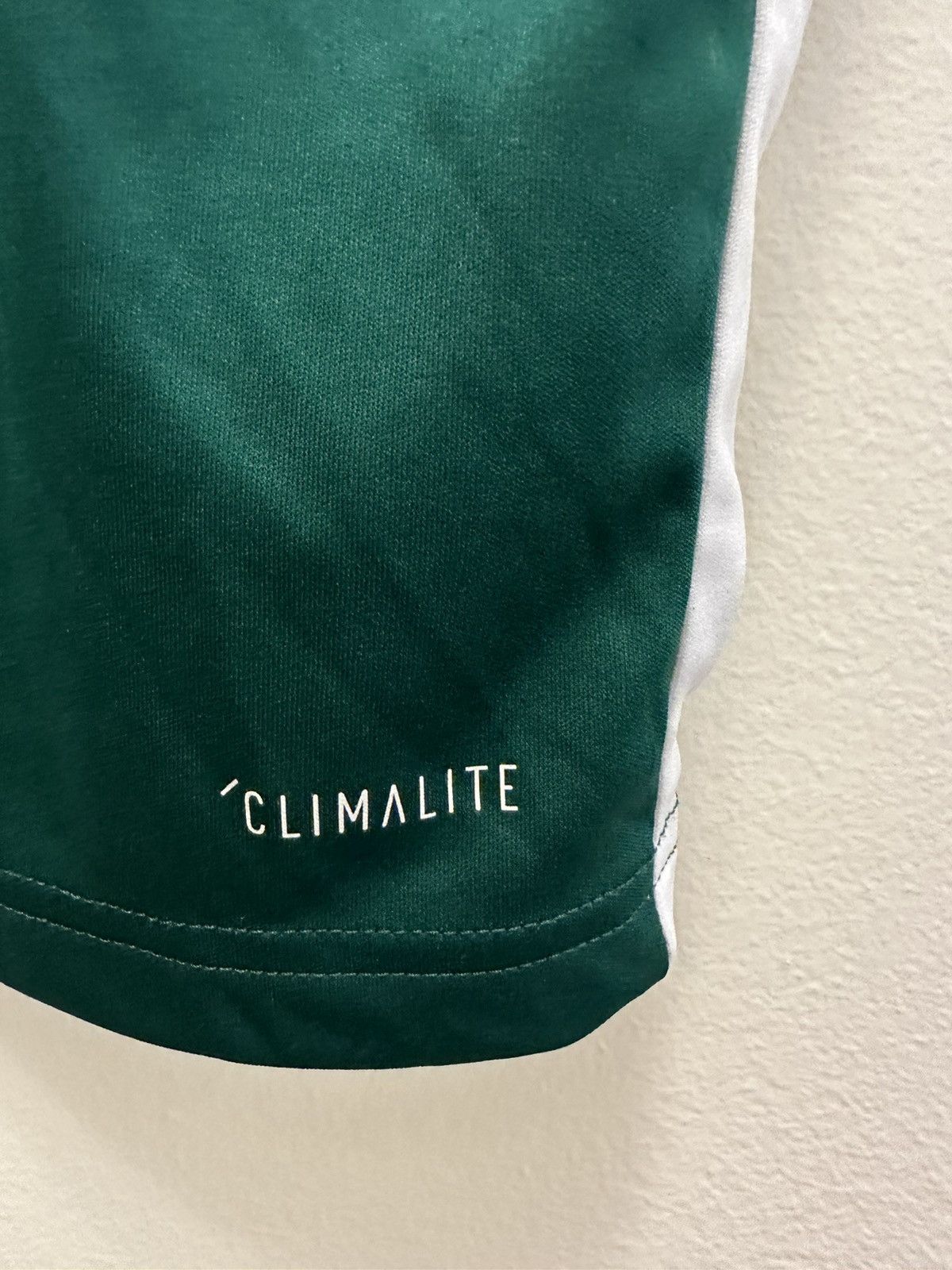 Adidas Vintage Adidas Soccer Jersey T-Shirt Whitby climate Y2K logo Size US L / EU 52-54 / 3 - 5 Thumbnail
