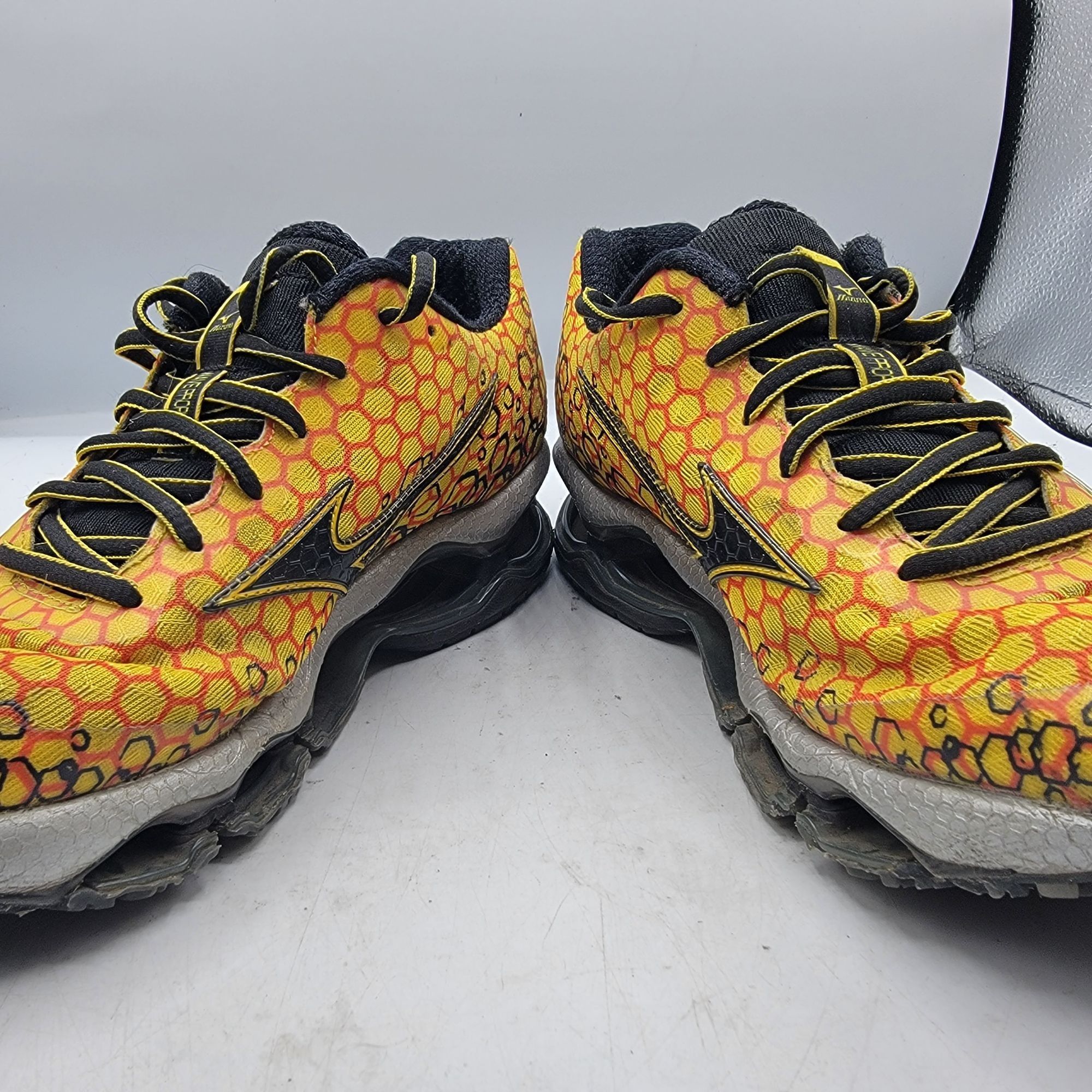 Mizuno Mizuno Wave Prophecy 3 Mens Size 7.5 Black Yellow Running Sh Size US 7.5 / EU 40-41 - 3 Thumbnail