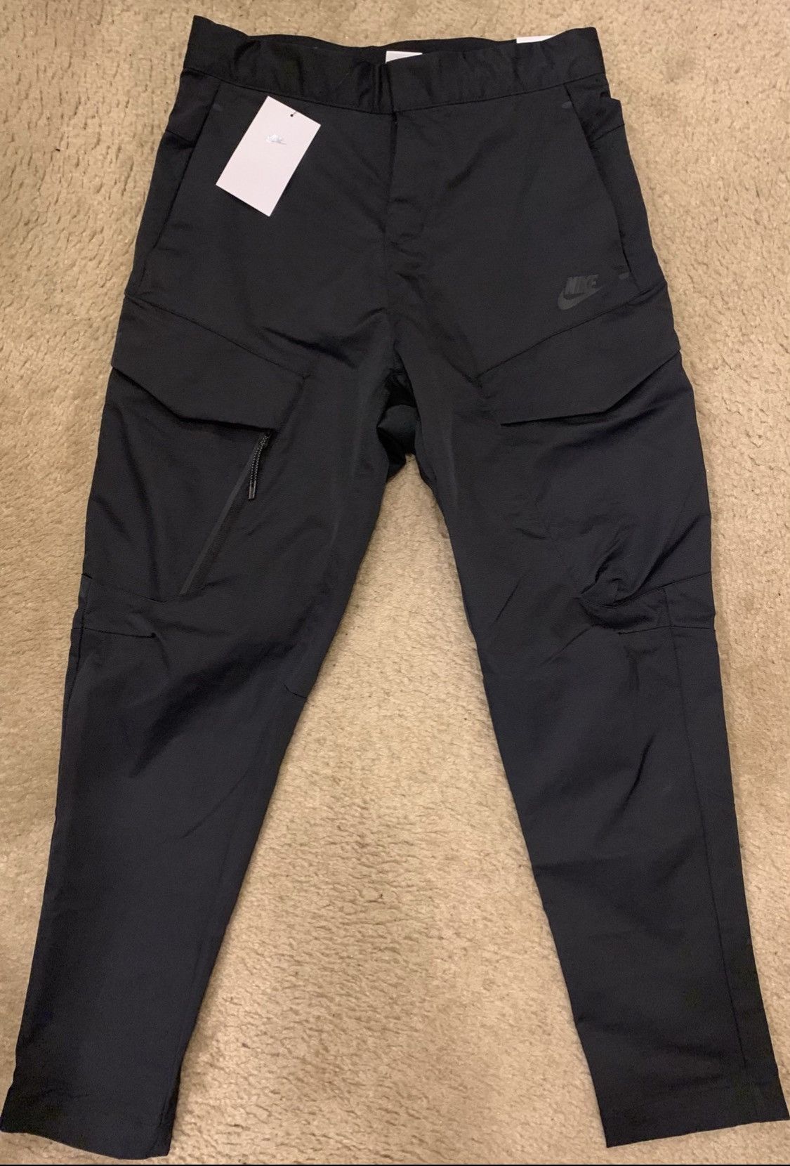 Nike Sportswear Tech Essentials Woven Unlined Cargo Pants