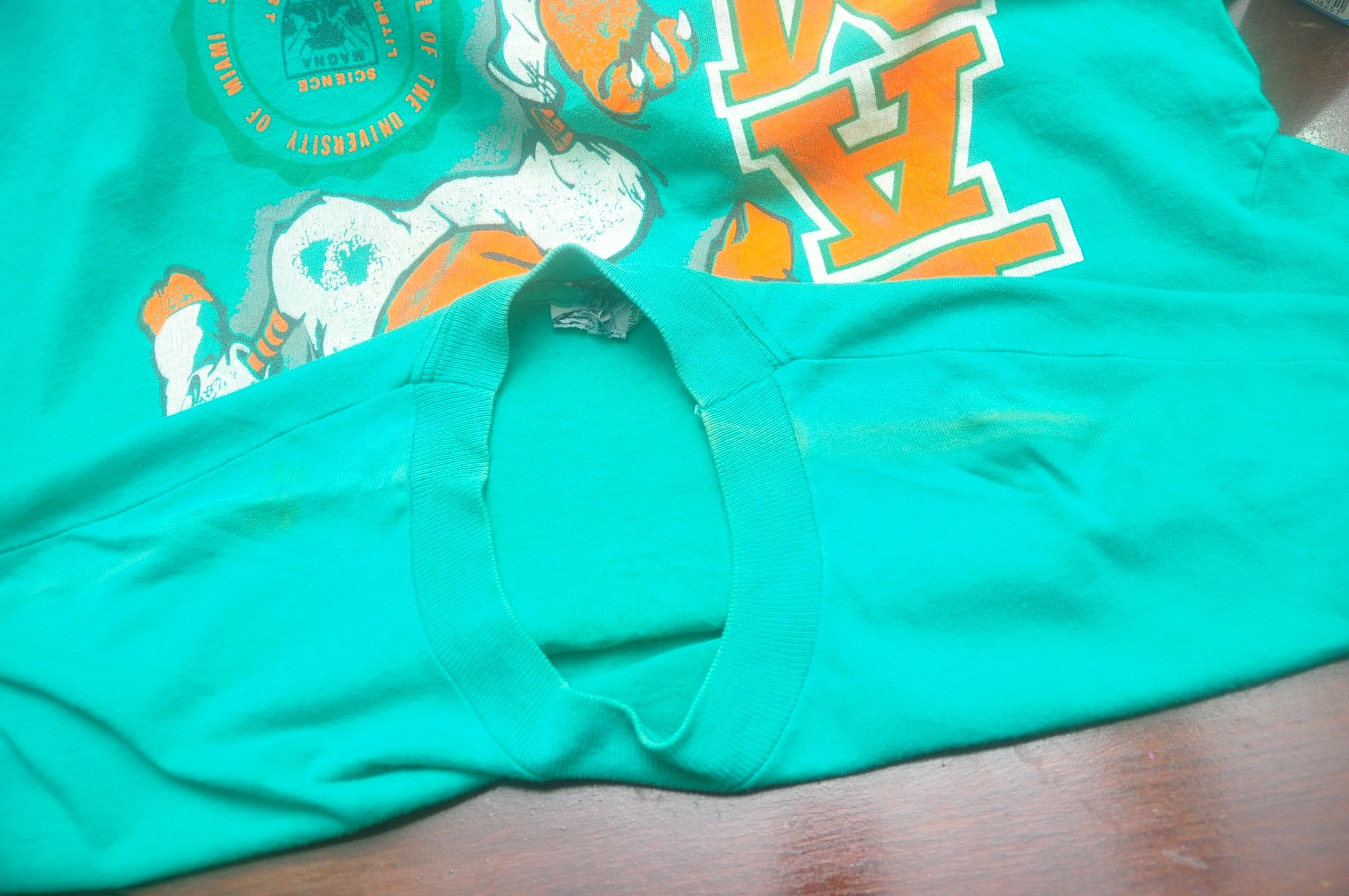 Vintage Vintage 90s Miami Harricanes Shirt Fashion Style Size US L / EU 52-54 / 3 - 7 Thumbnail