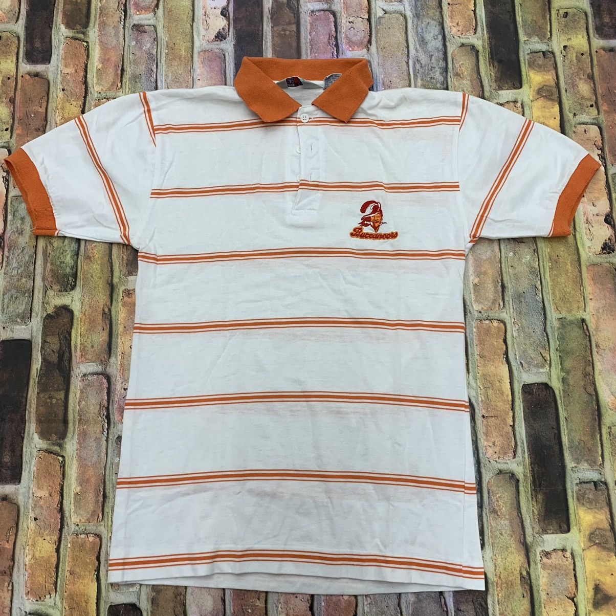 Logo 7 × NFL × Vintage Vintage Tampa Bay Buccaneers polo shirt Size US S / EU 44-46 / 1 - 1 Thumbnail