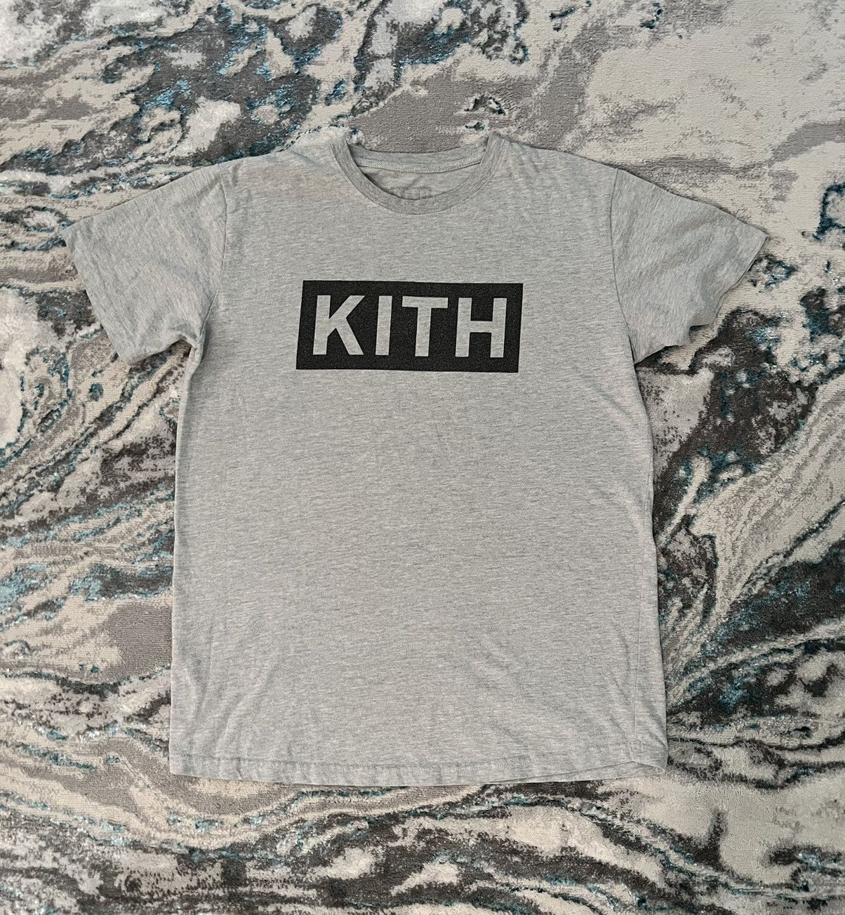 Kith box logo t shirt best sale