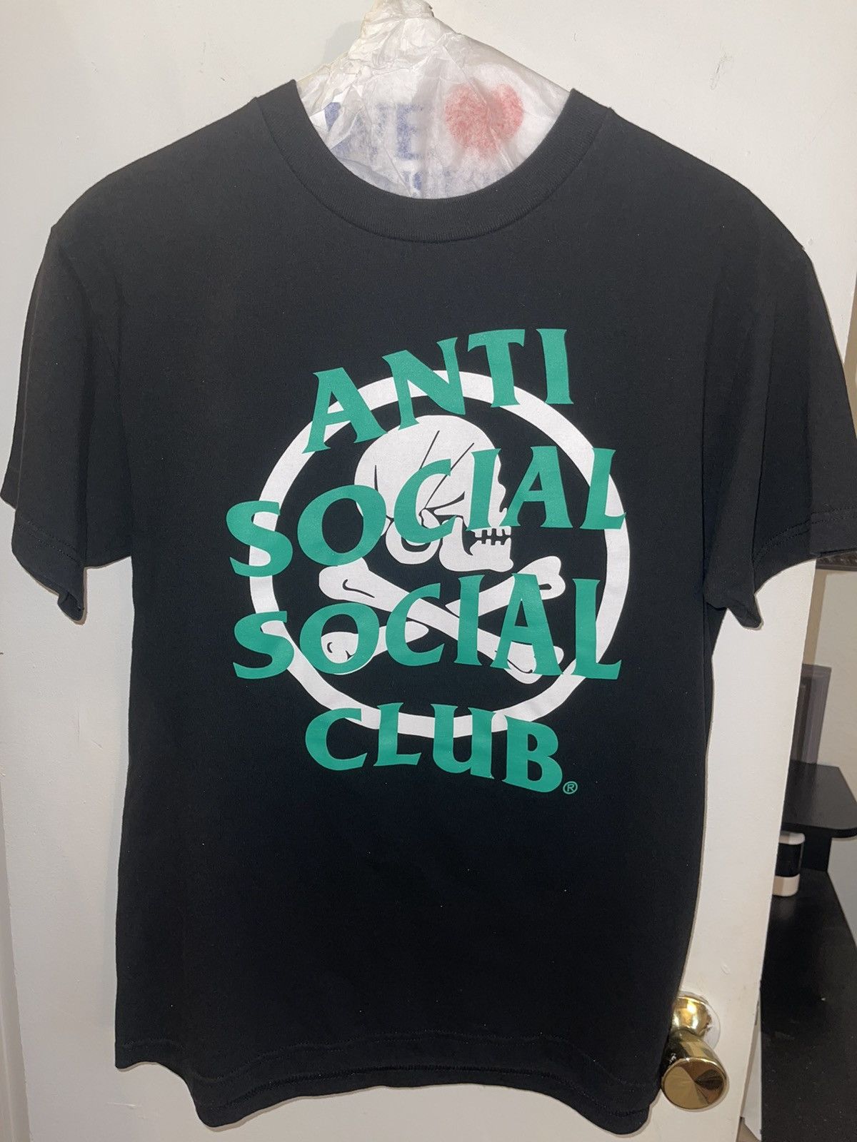 新品 NEIGHBORHOOD ANTI SOCIAL CLUB Chamber Anti Social Social Club x Neighborhood Cambered Tee Black