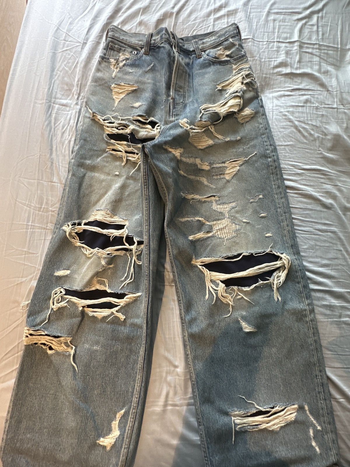 FS] [WAREHOUSE] GODBLESS BALENCIAGA DESTROYED JEANS SIZE M