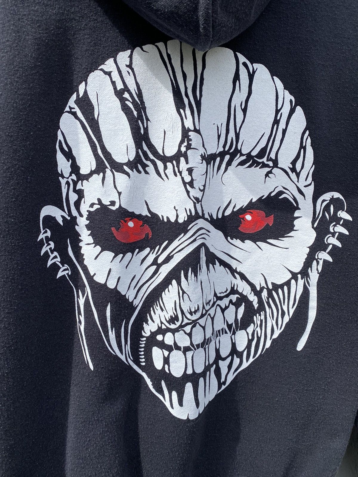 Band Tees × Iron Maiden × Vintage Vintage 90s Iron Maiden The Book Of Soul Faded Band Hoodie Size US M / EU 48-50 / 2 - 3 Thumbnail