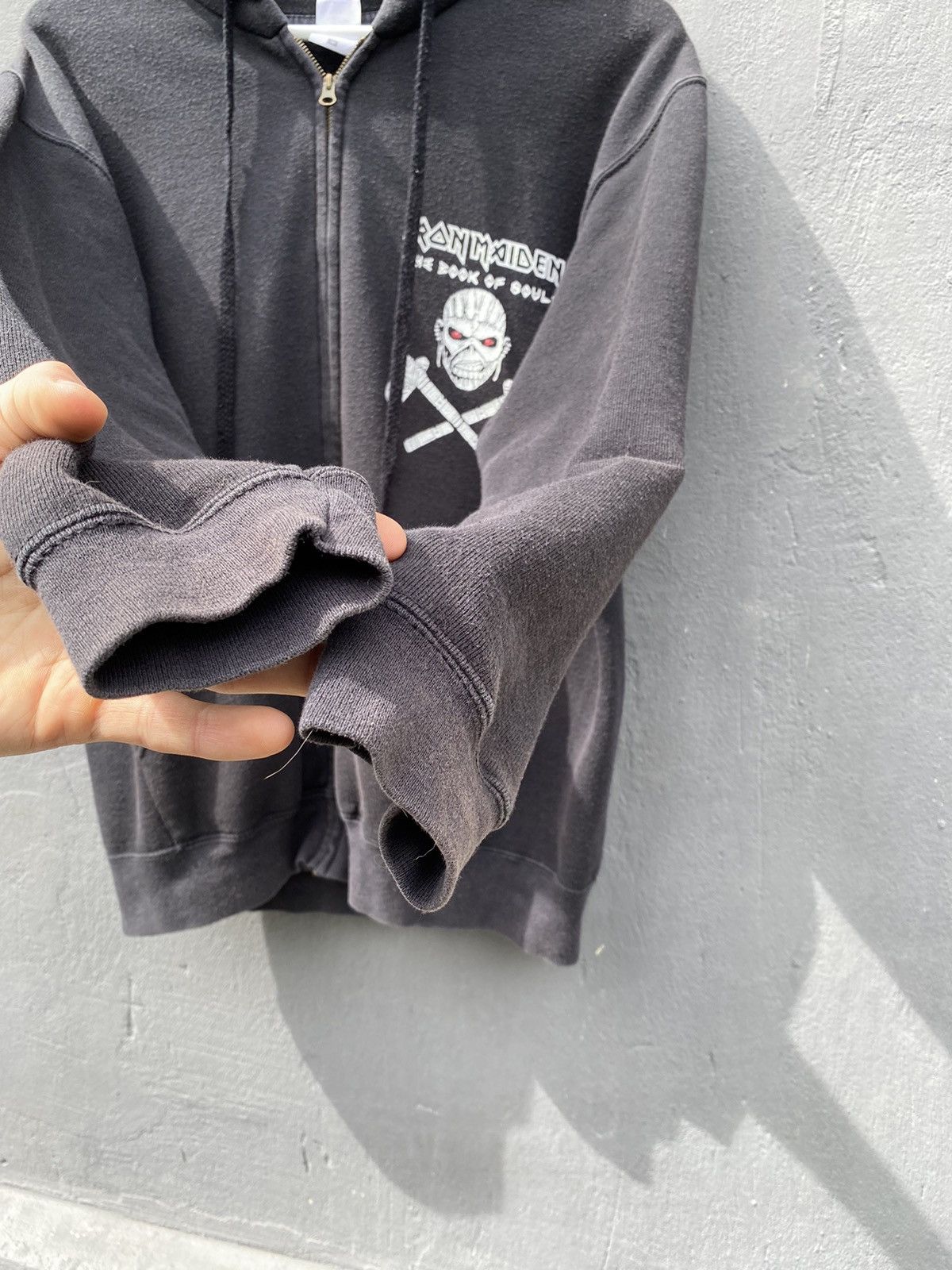 Band Tees × Iron Maiden × Vintage Vintage 90s Iron Maiden The Book Of Soul Faded Band Hoodie Size US M / EU 48-50 / 2 - 8 Thumbnail