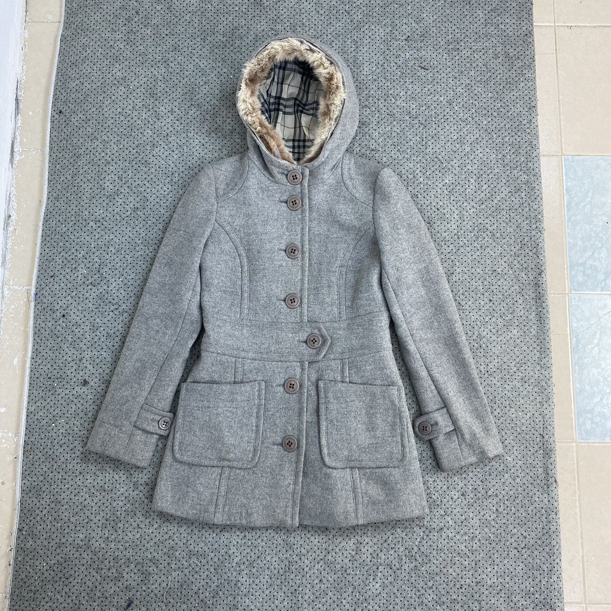 Burberry Burberry London Blue Label wool hoodie jacket size 38 Size S / US 4 / IT 40 - 2 Thumbnail