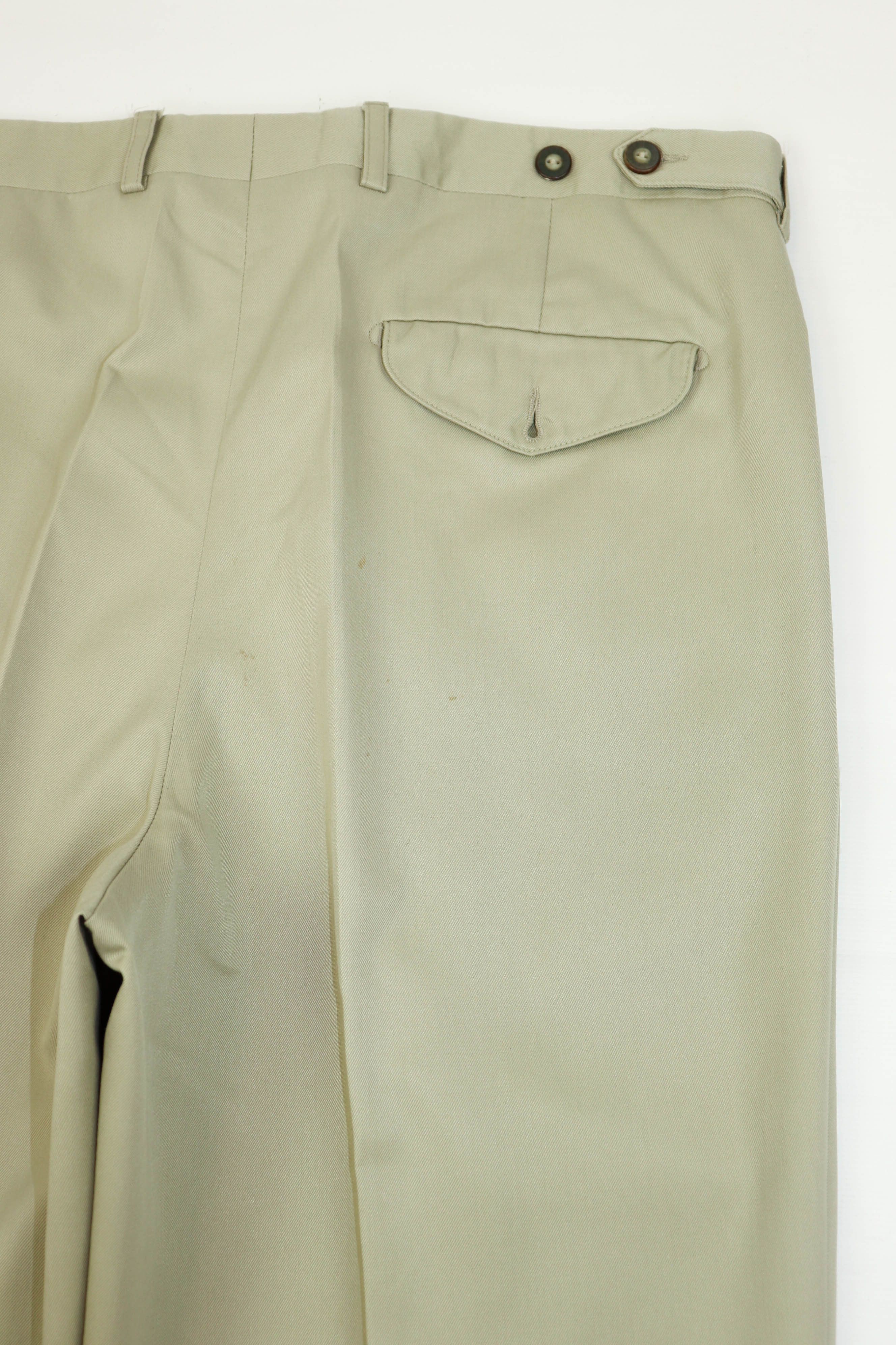 Lacoste Vintage Lacoste Sand Beige Front Double Pleat Chino Pants Size US 36 / EU 52 - 12 Thumbnail