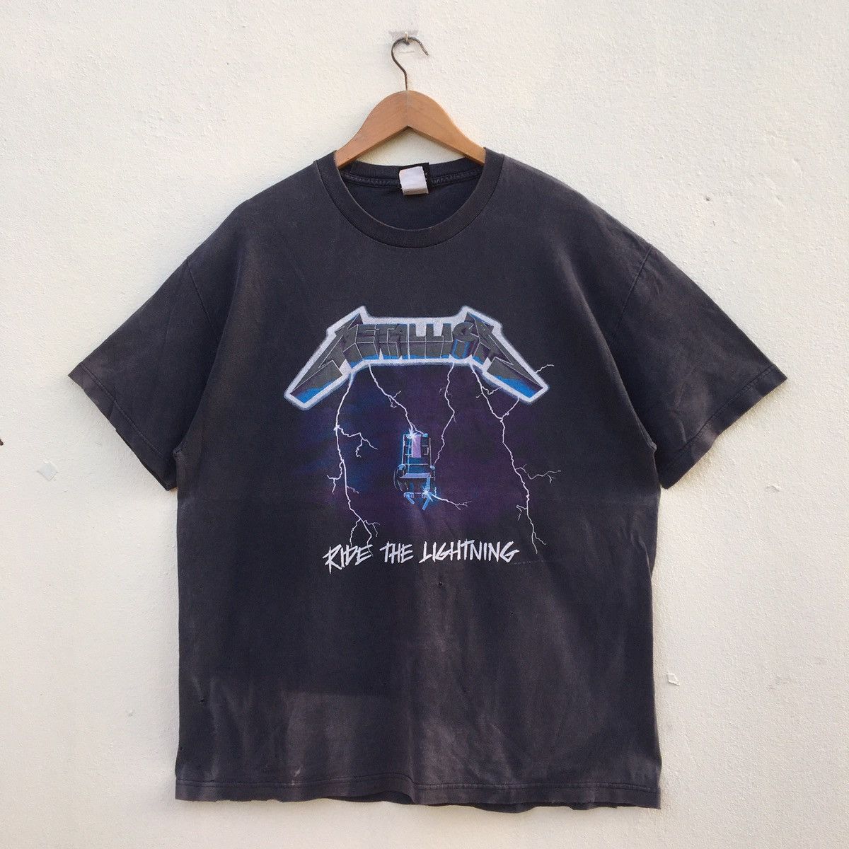 Band Tees × Vintage Vintage DISTRESSED METALLICA RIDE THE LIGHTNING T-shirt Size US XL / EU 56 / 4 - 1 Thumbnail