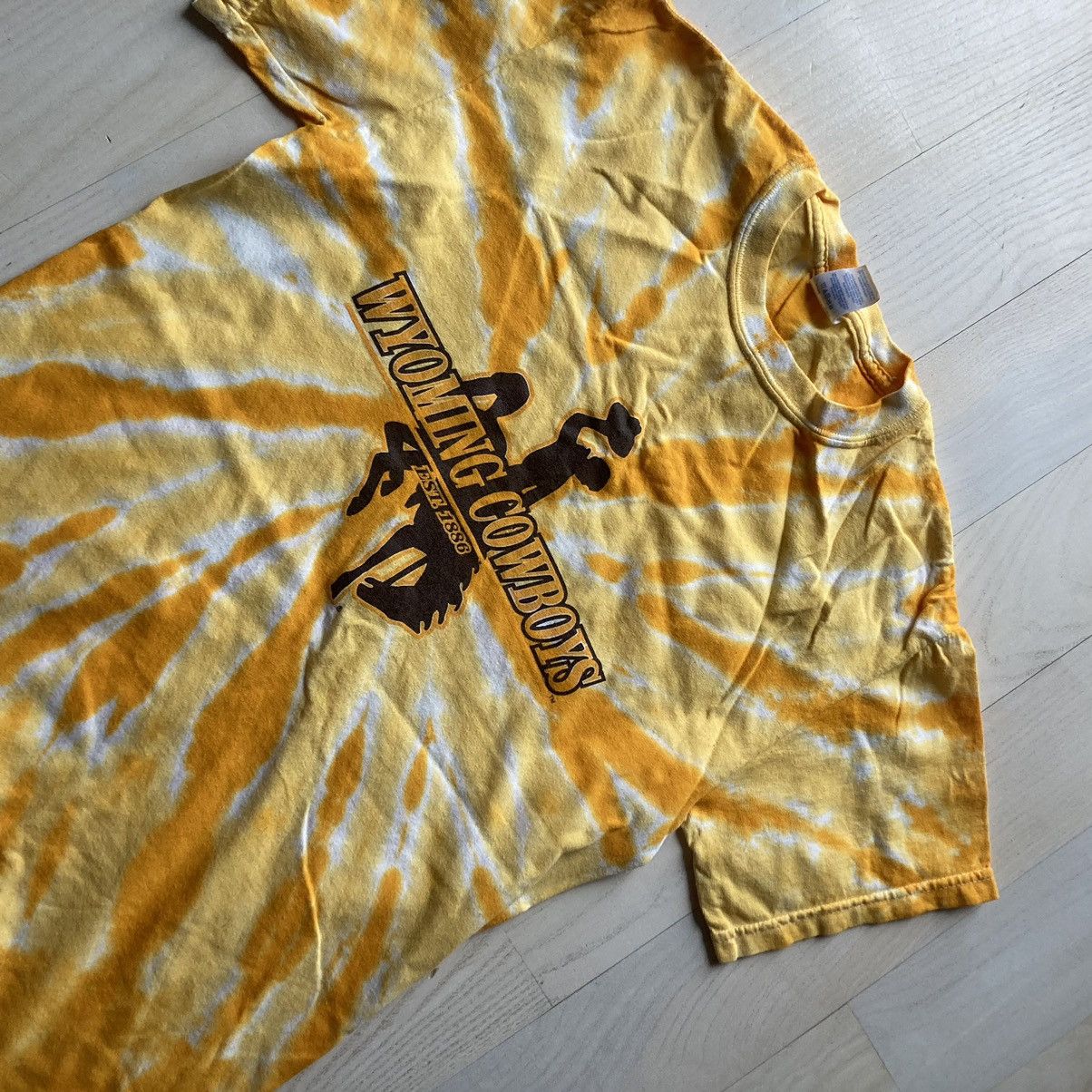NCAA vintage wyoming cowboys ncaa football tie dye tee Size US M / EU 48-50 / 2 - 2 Thumbnail