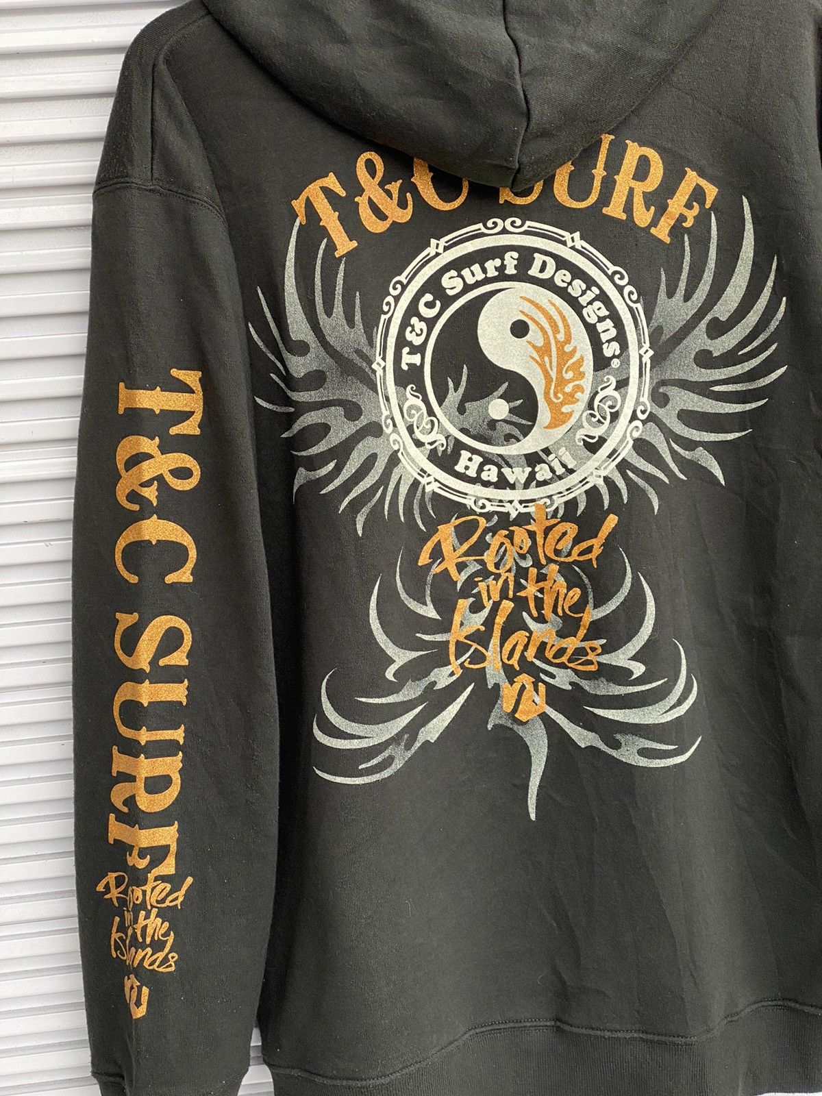 Japanese Brand Vintage T&C Surf Chrome Wings Hearts Gold Wings Hoodies Size US XL / EU 56 / 4 - 4 Thumbnail
